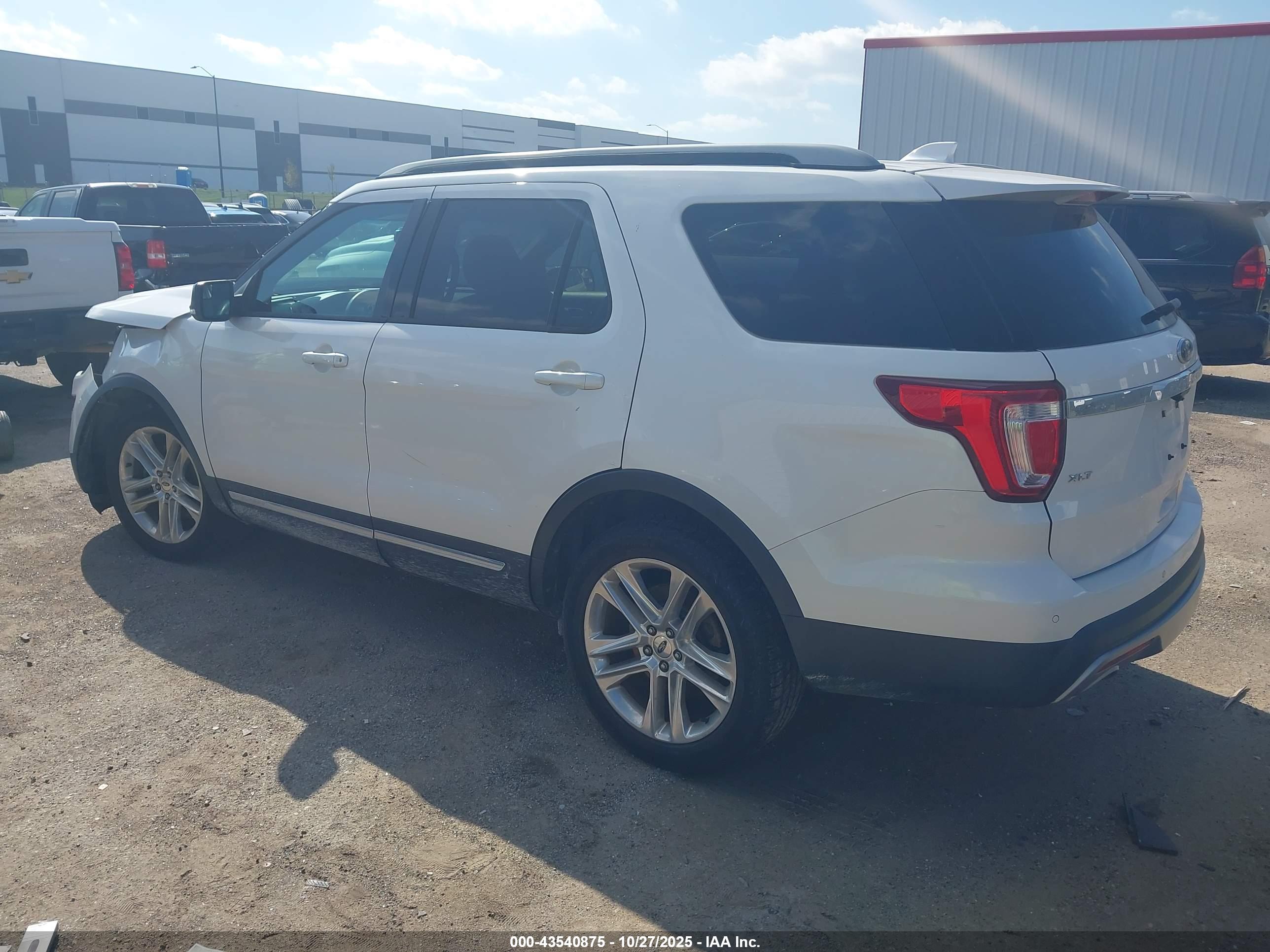 FORD EXPLORER image 3