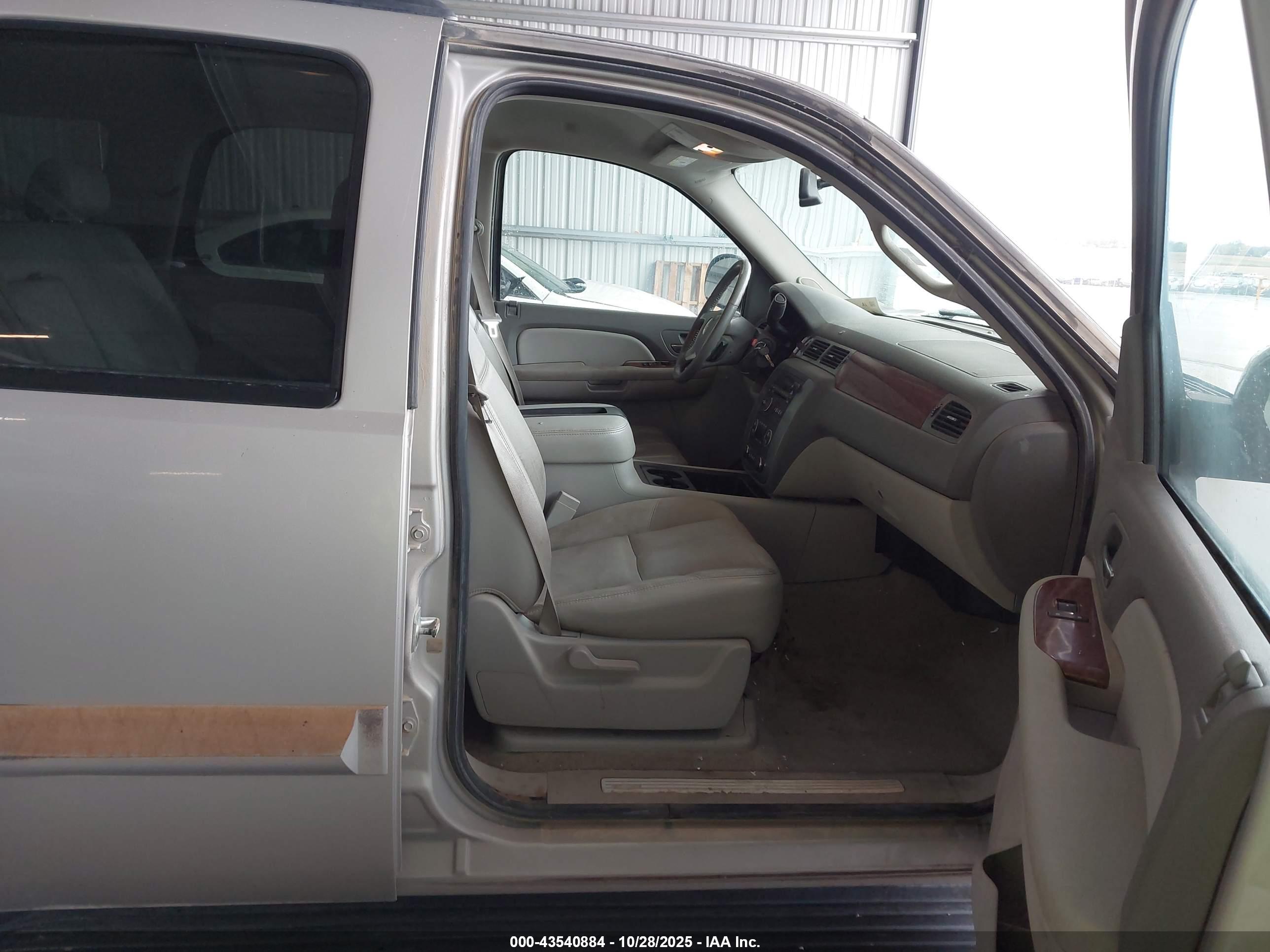 GMC YUKON image 5
