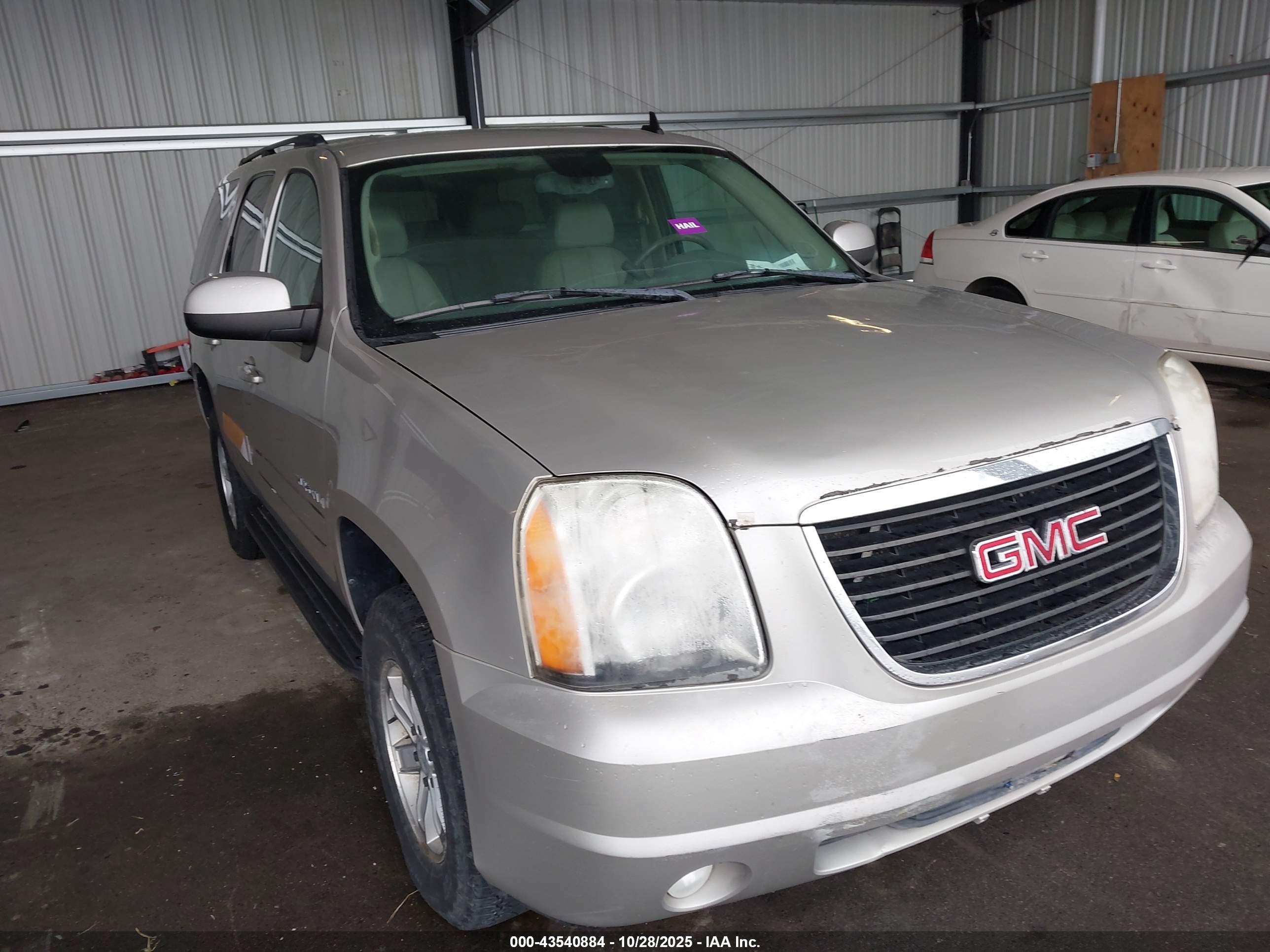 GMC YUKON image 6