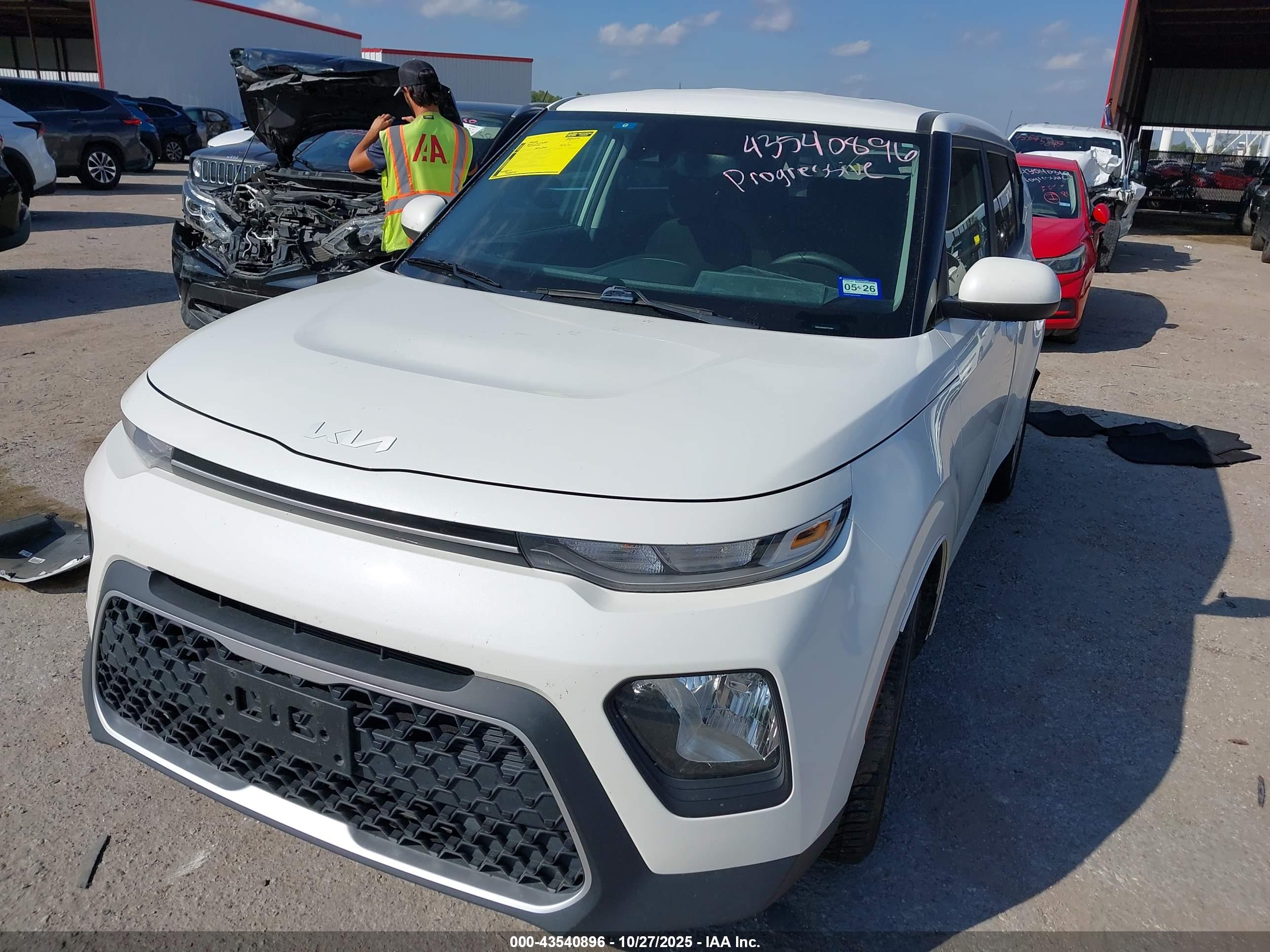 KIA SOUL image 2