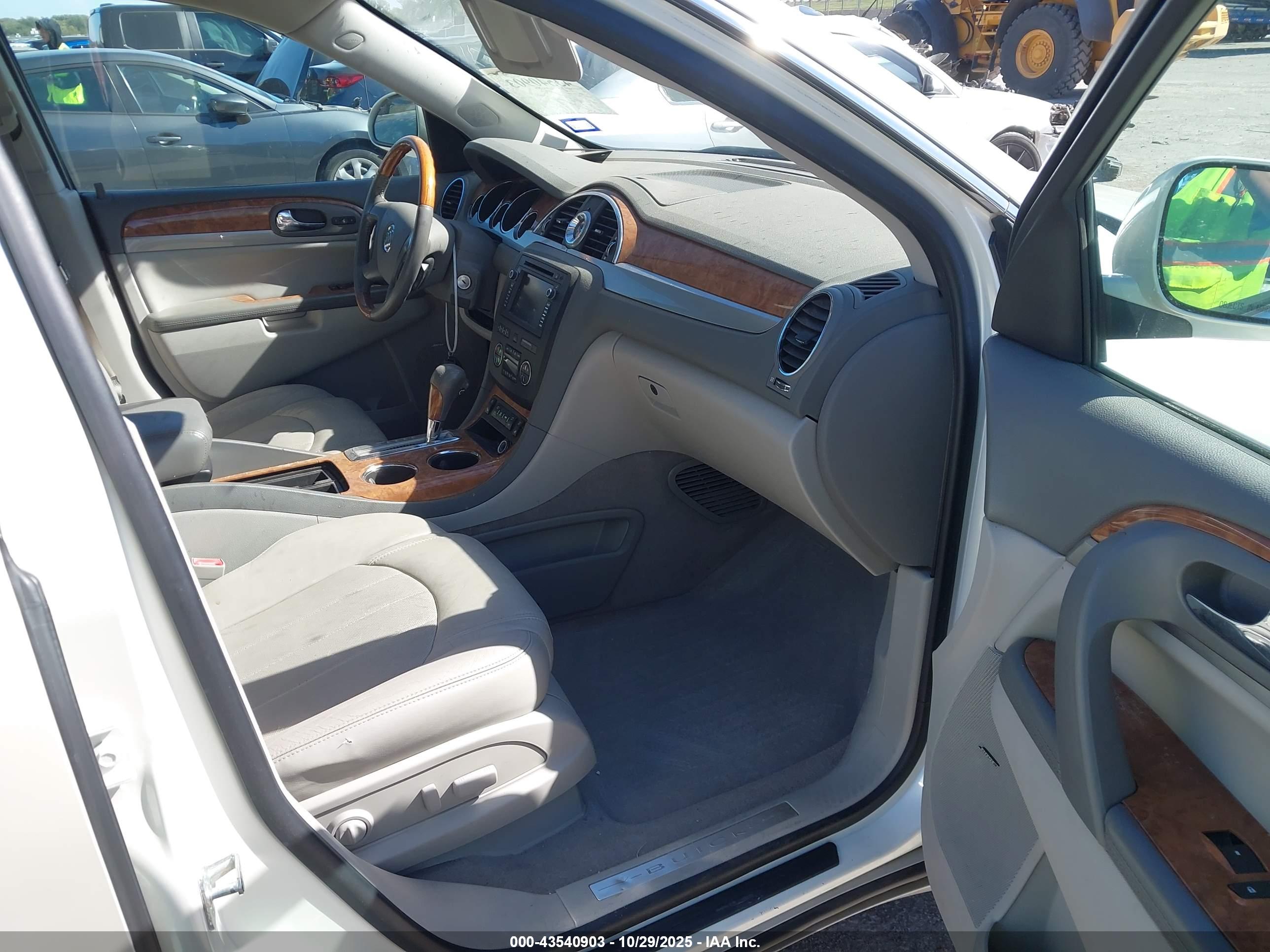 BUICK ENCLAVE image 5