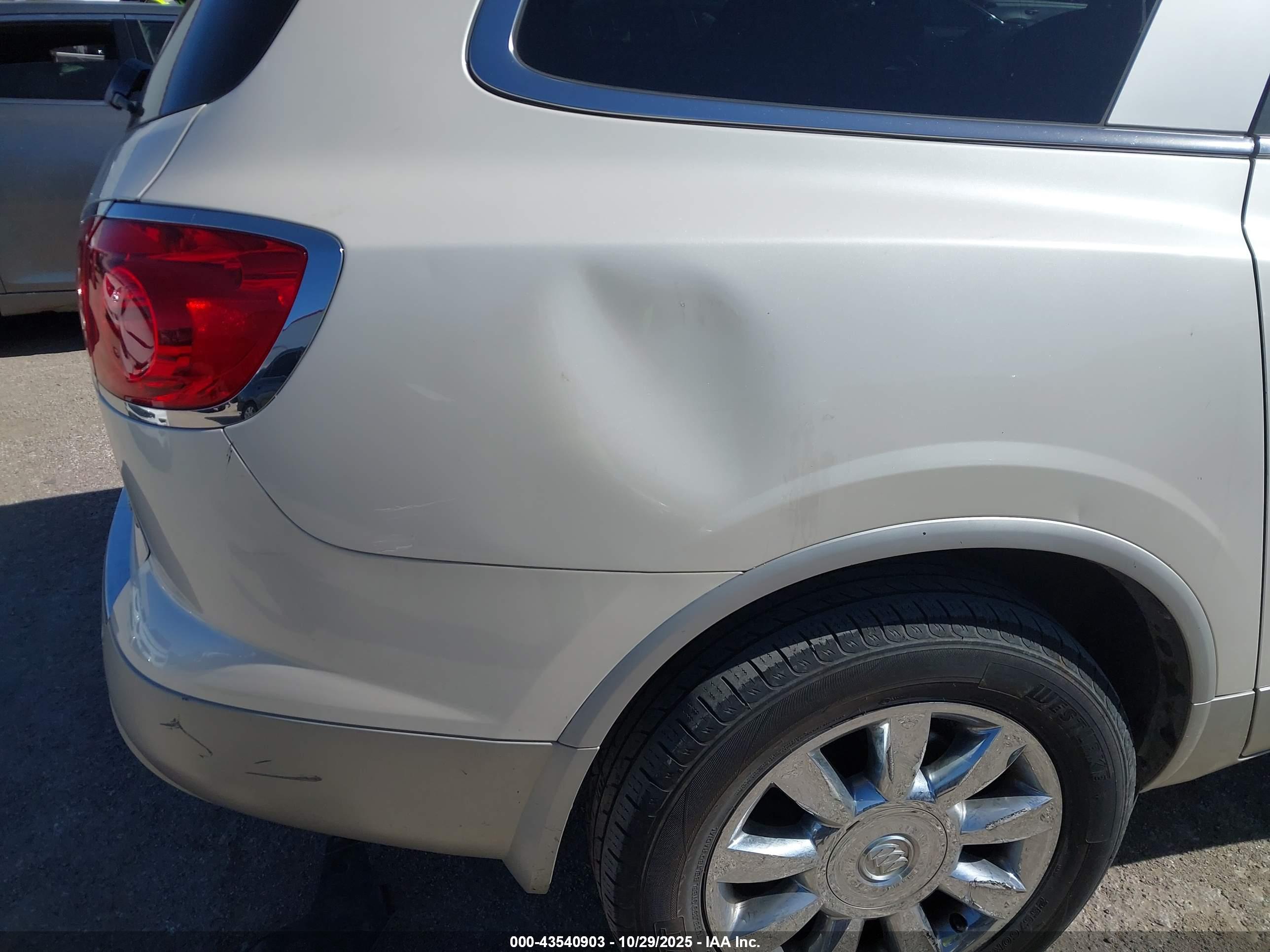 BUICK ENCLAVE image 6
