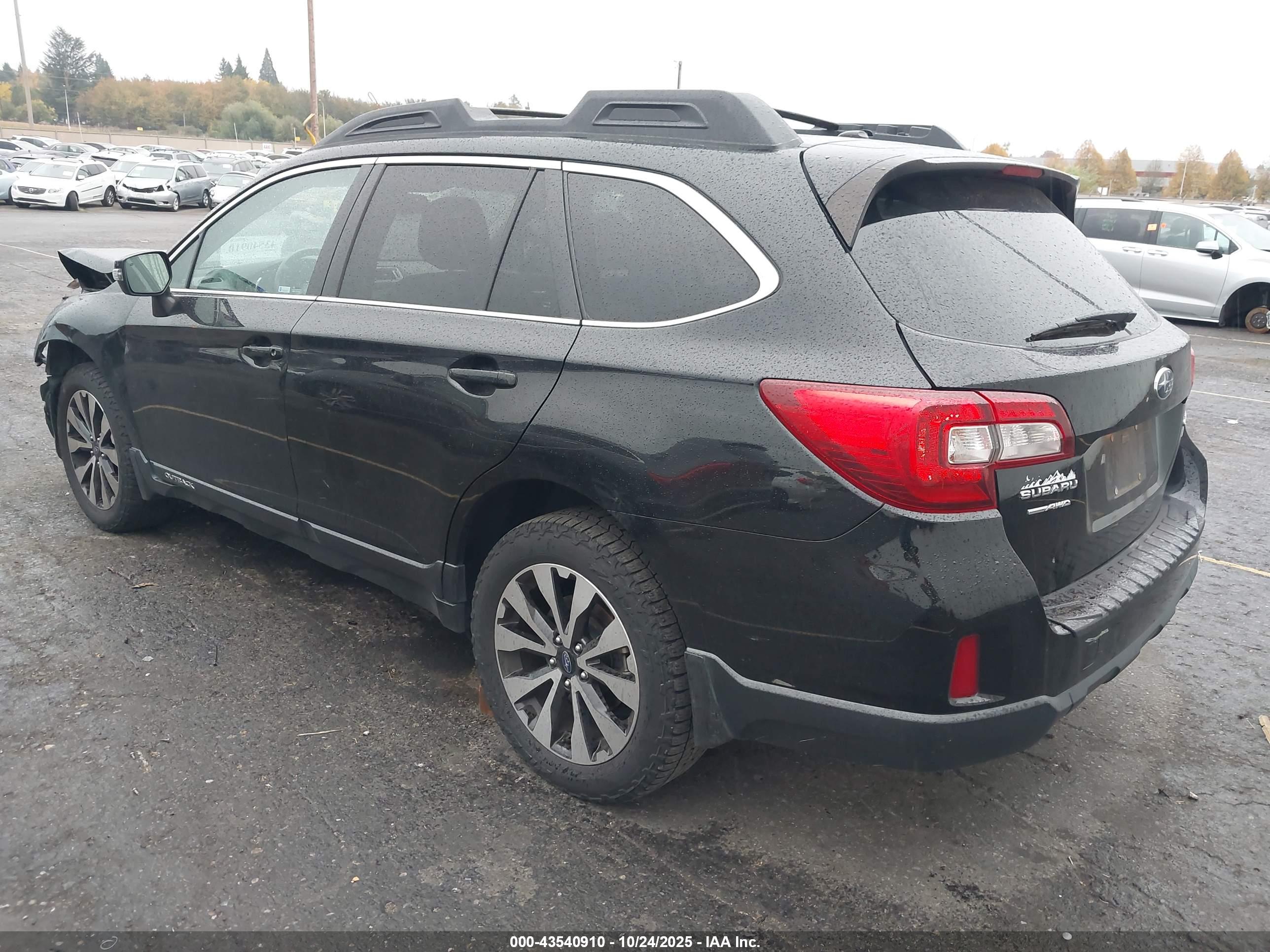 SUBARU OUTBACK image 3