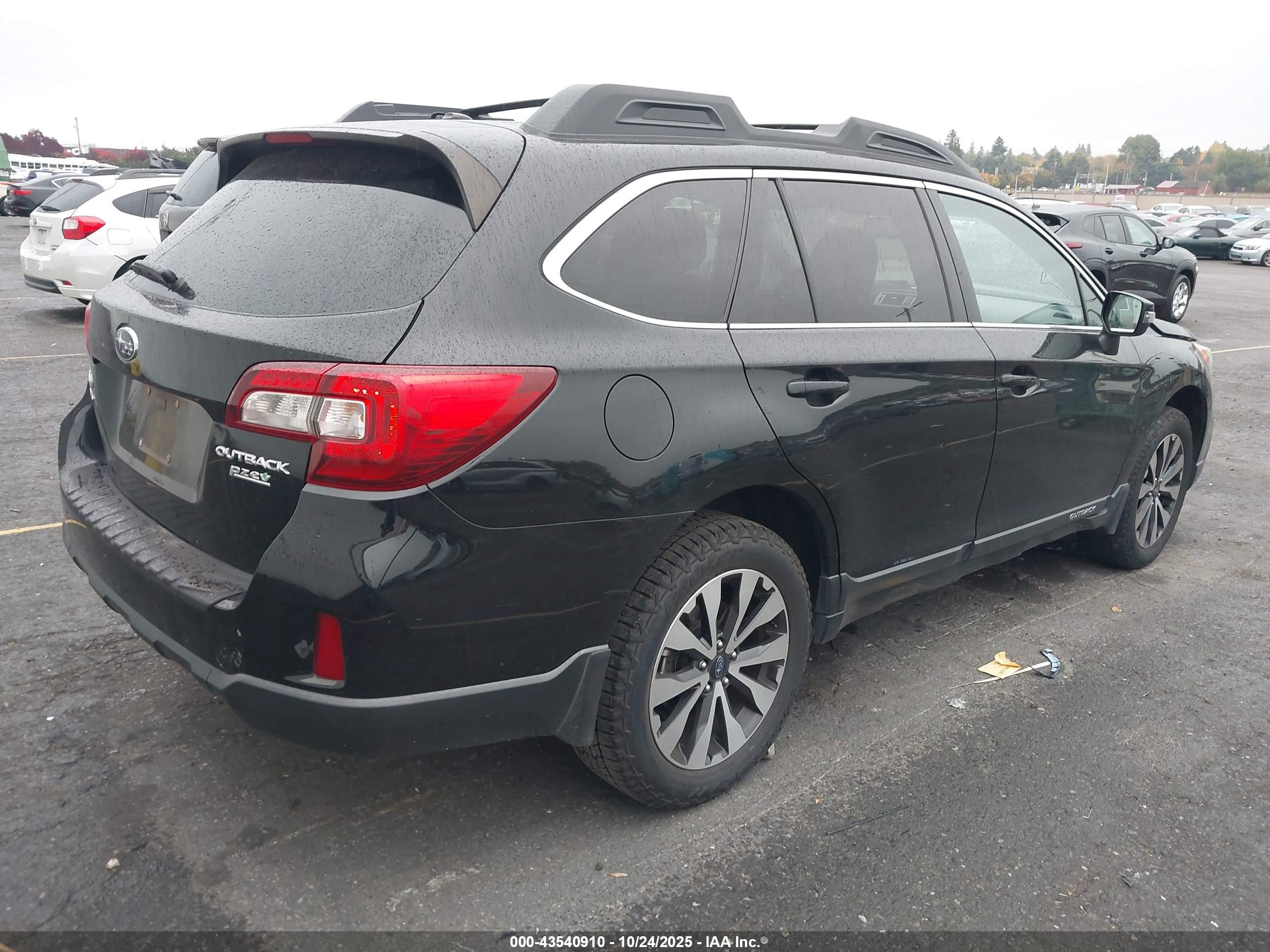 SUBARU OUTBACK image 4