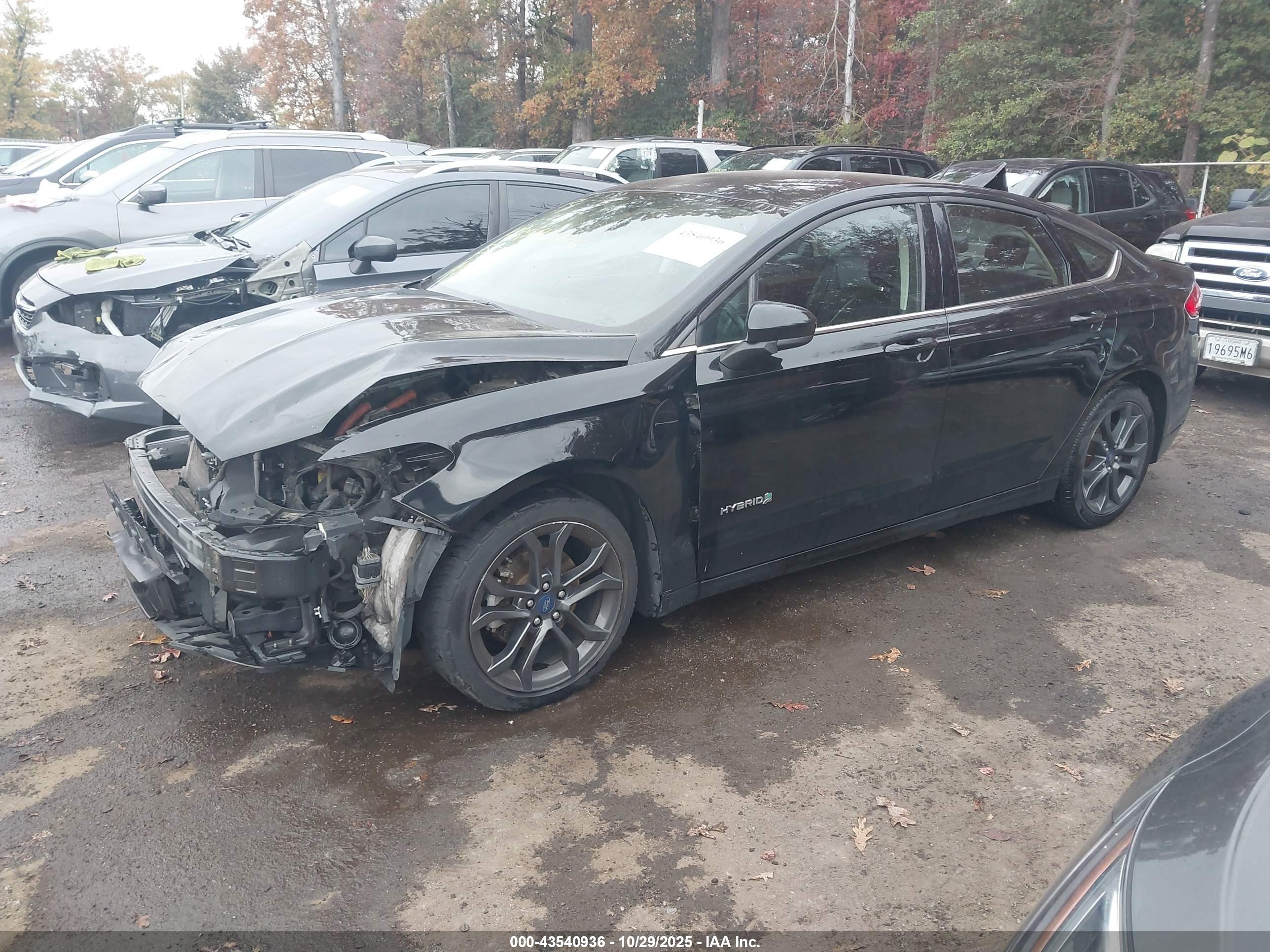 FORD FUSION image 2