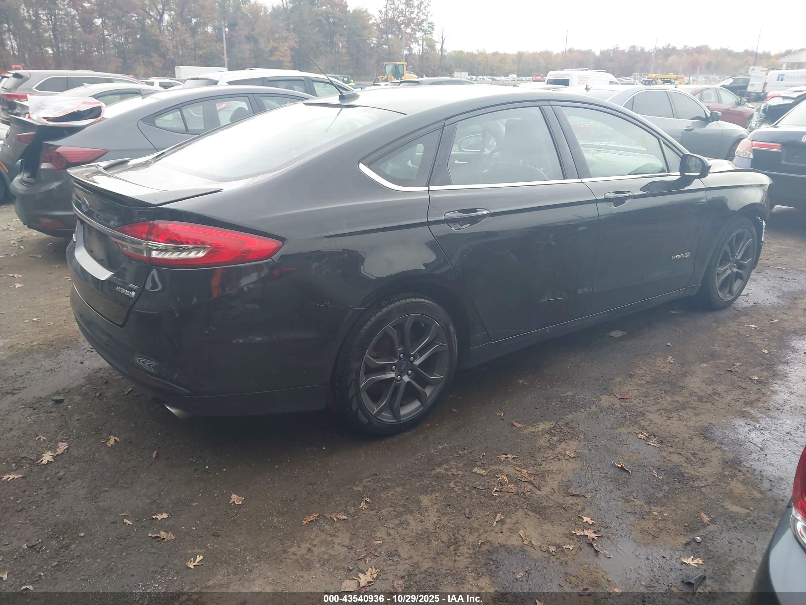 FORD FUSION image 4
