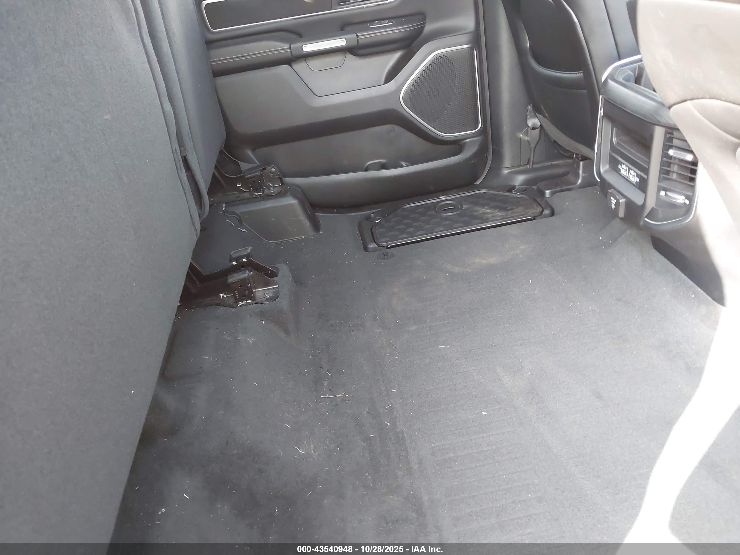 RAM 1500 image 8