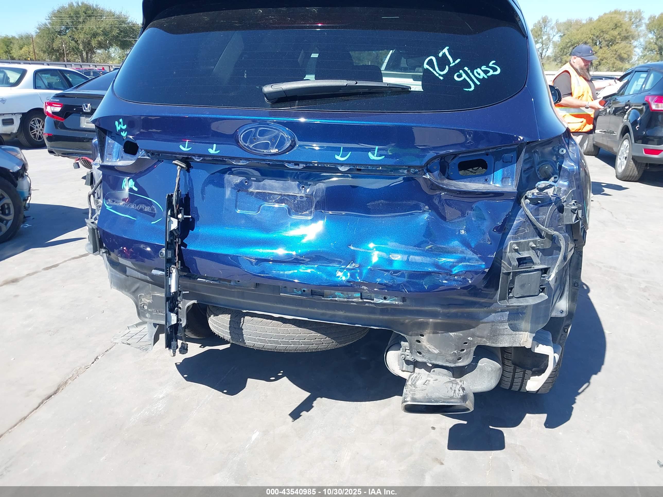HYUNDAI SANTA image 6