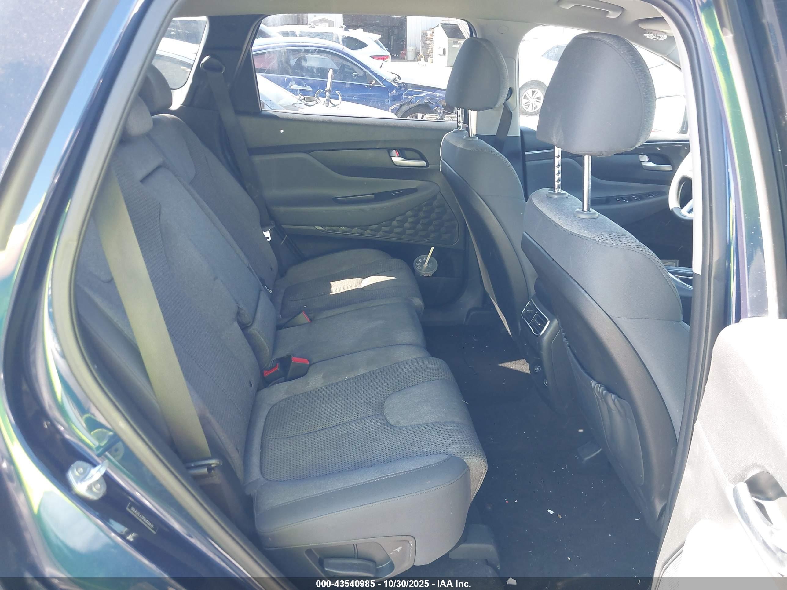 HYUNDAI SANTA image 8