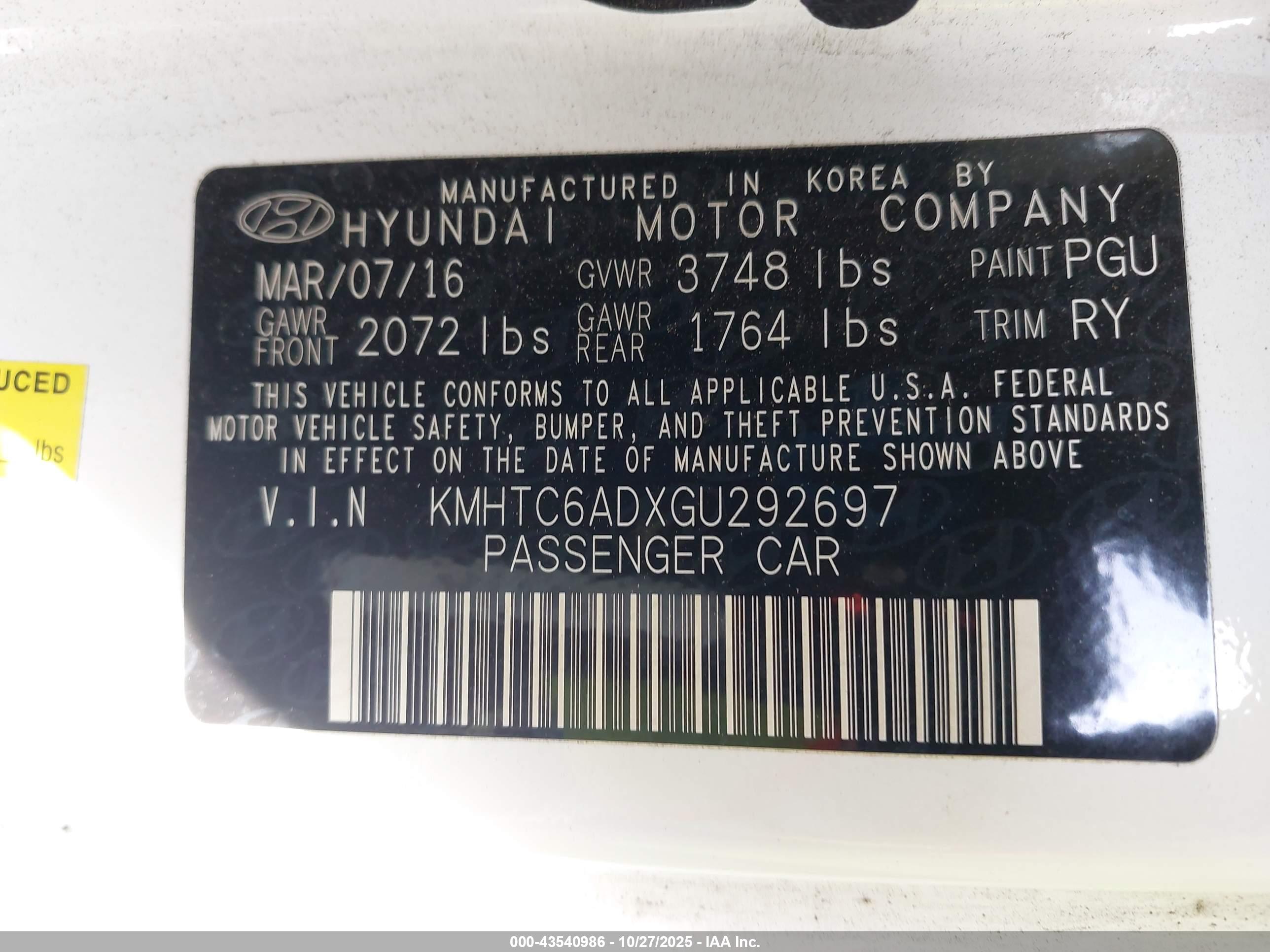 HYUNDAI VELOSTER image 9