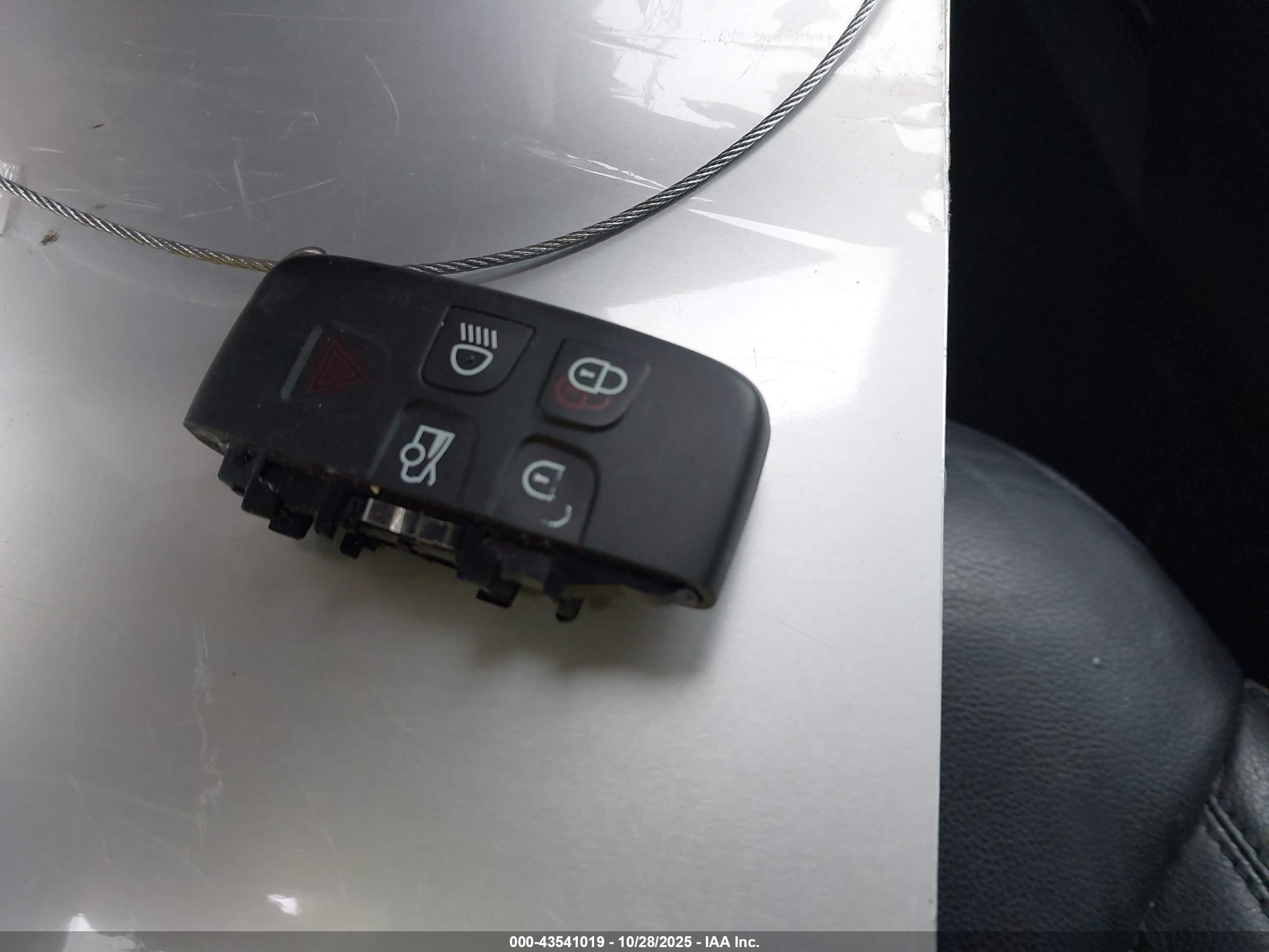 LAND ROVER image 11