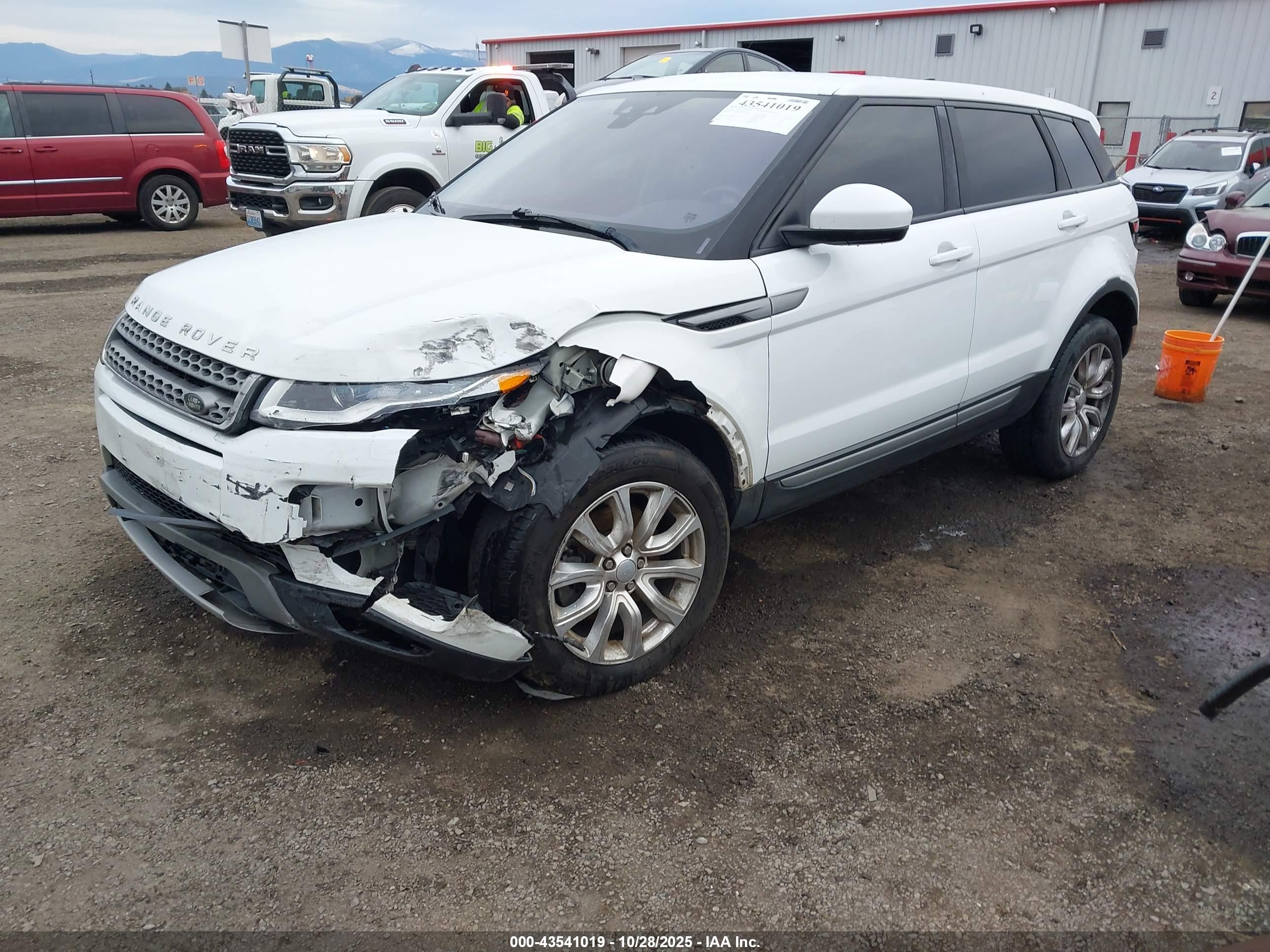 LAND ROVER image 2