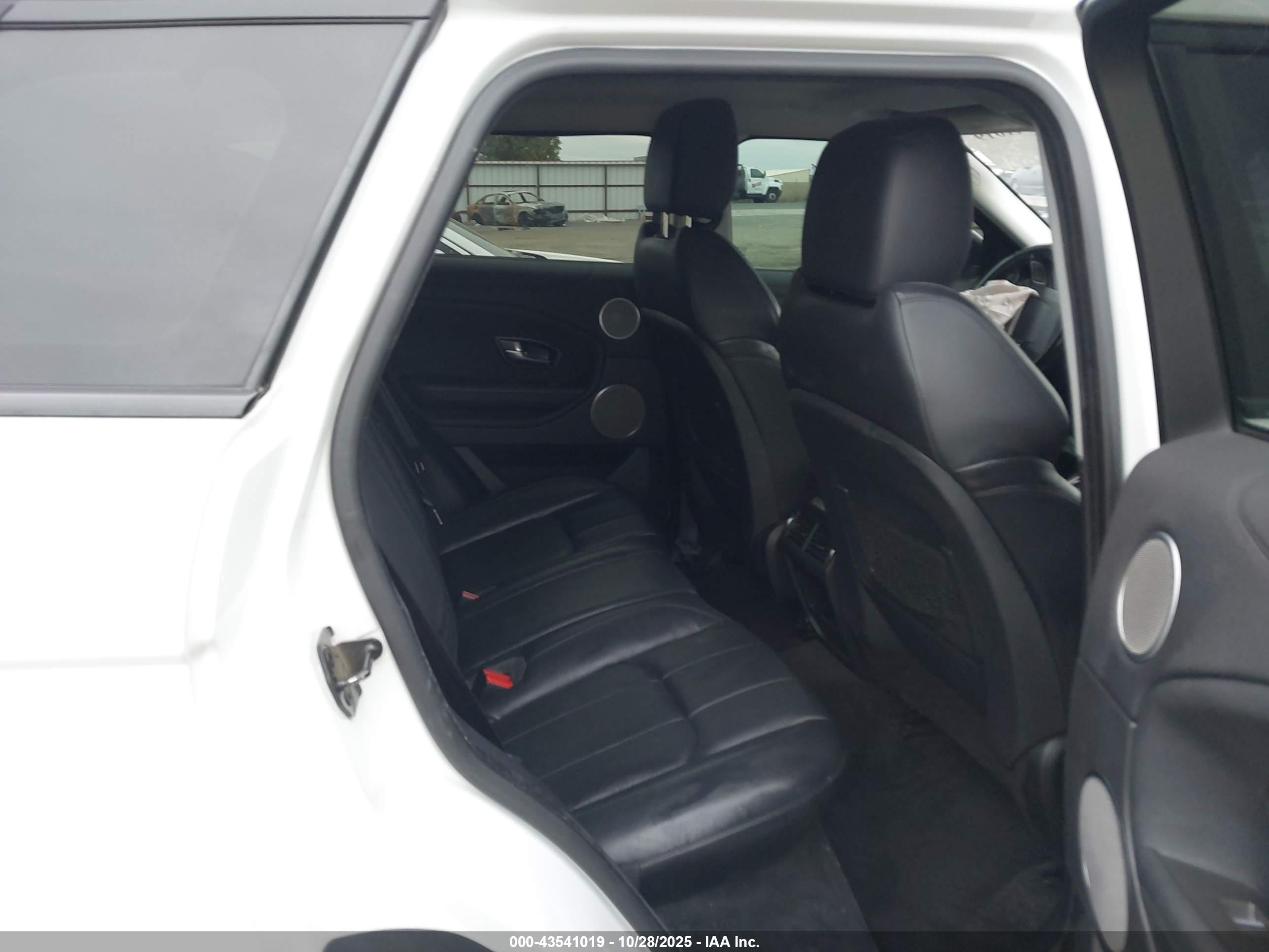 LAND ROVER image 8
