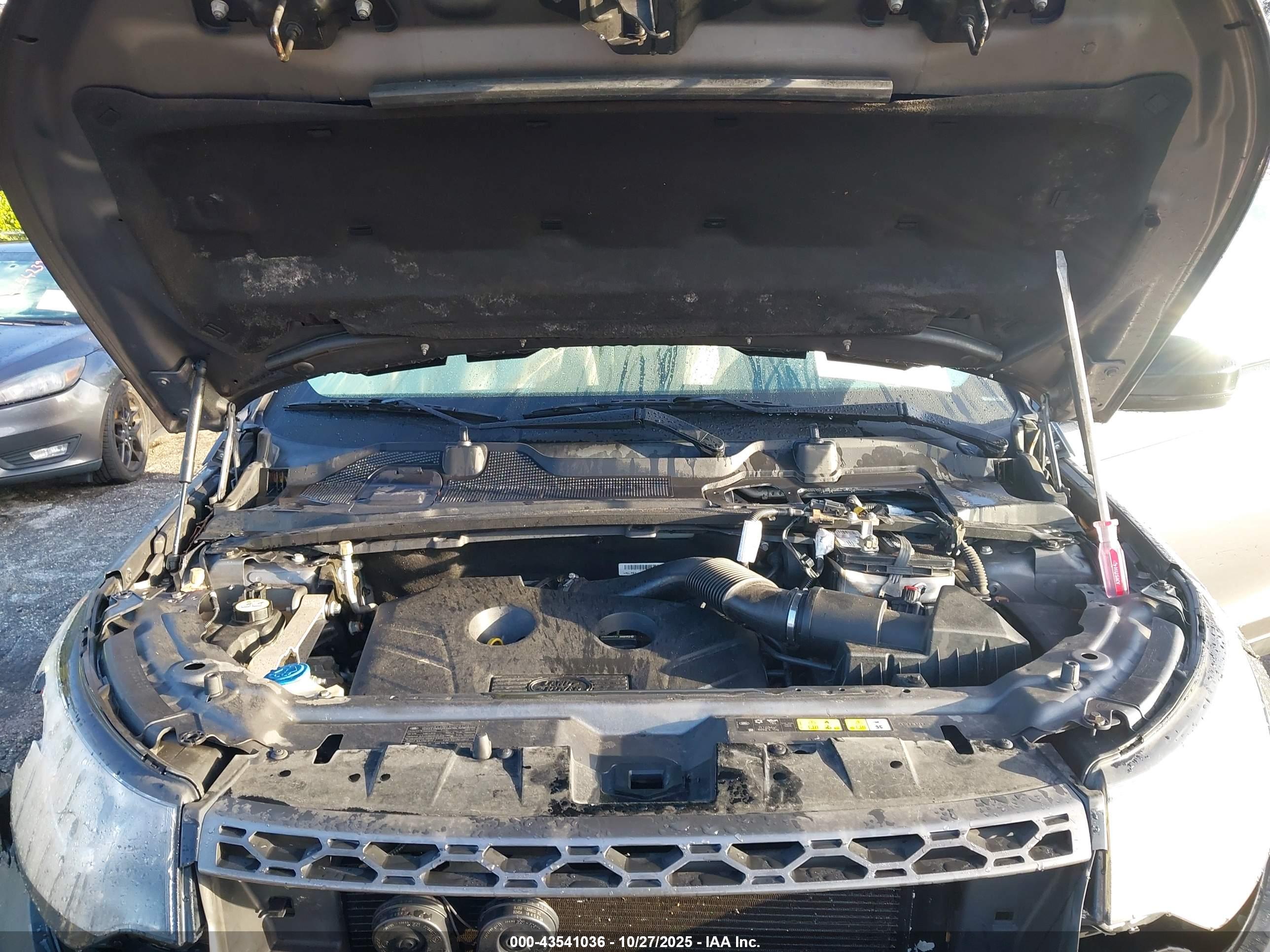 LAND ROVER image 10