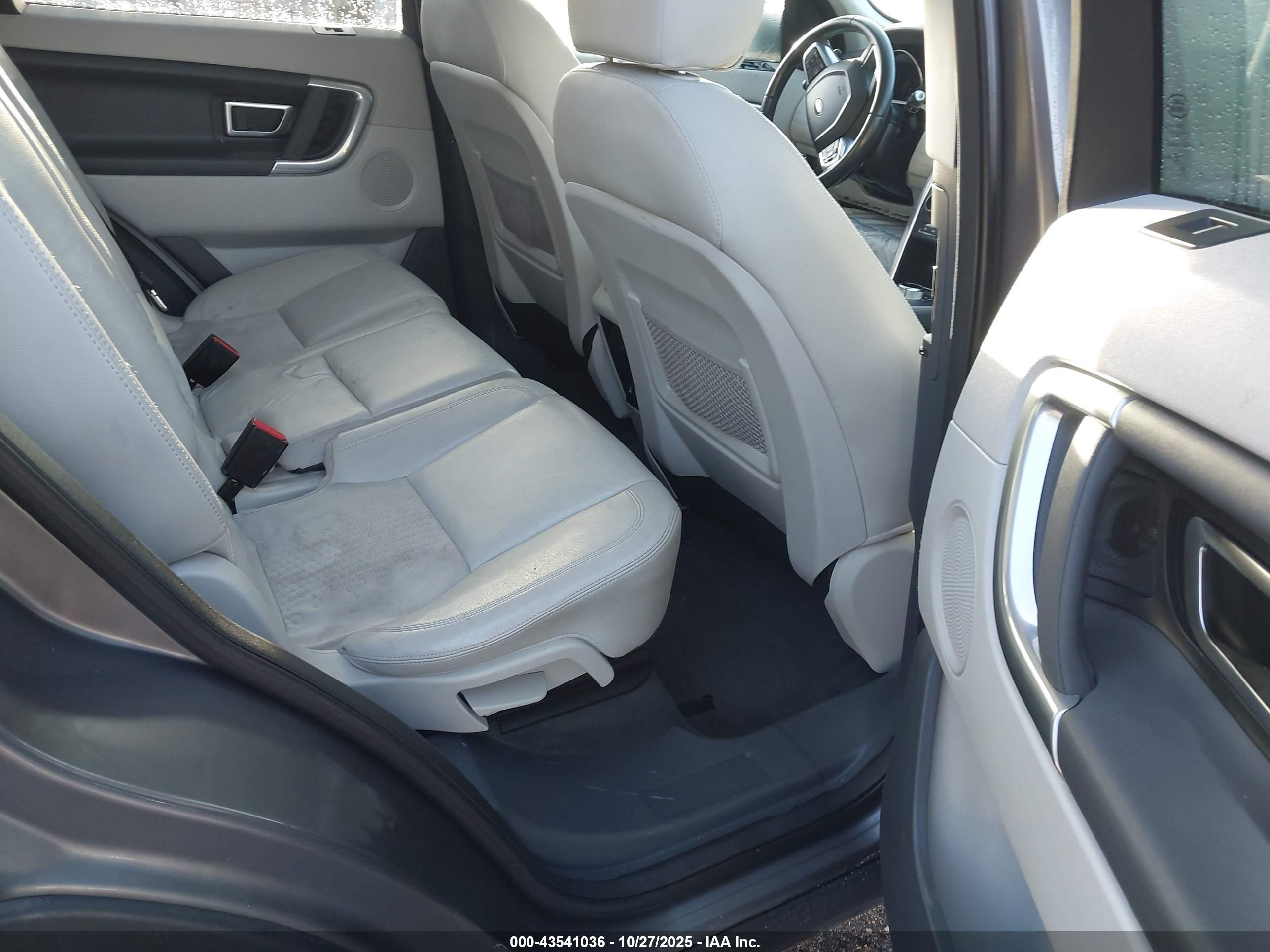 LAND ROVER image 8