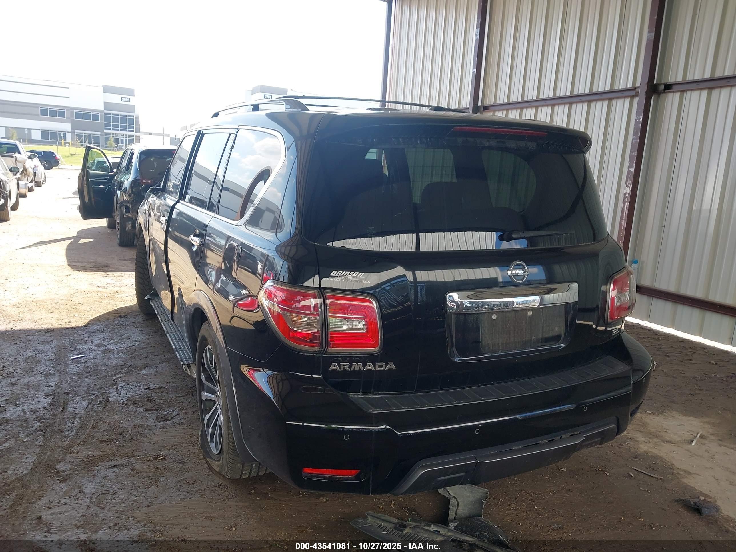 NISSAN ARMADA image 3