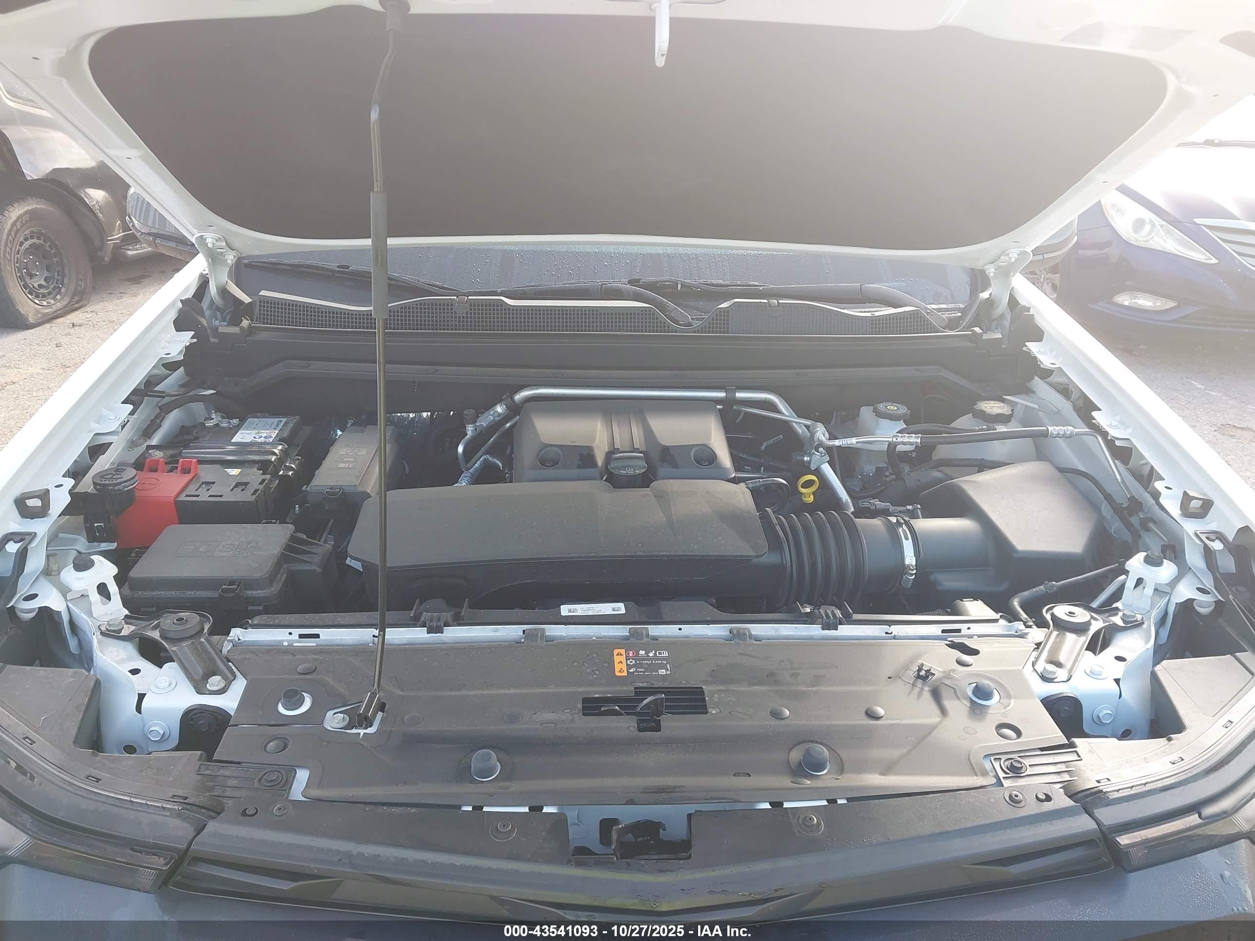 CHEVROLET COLORADO image 10