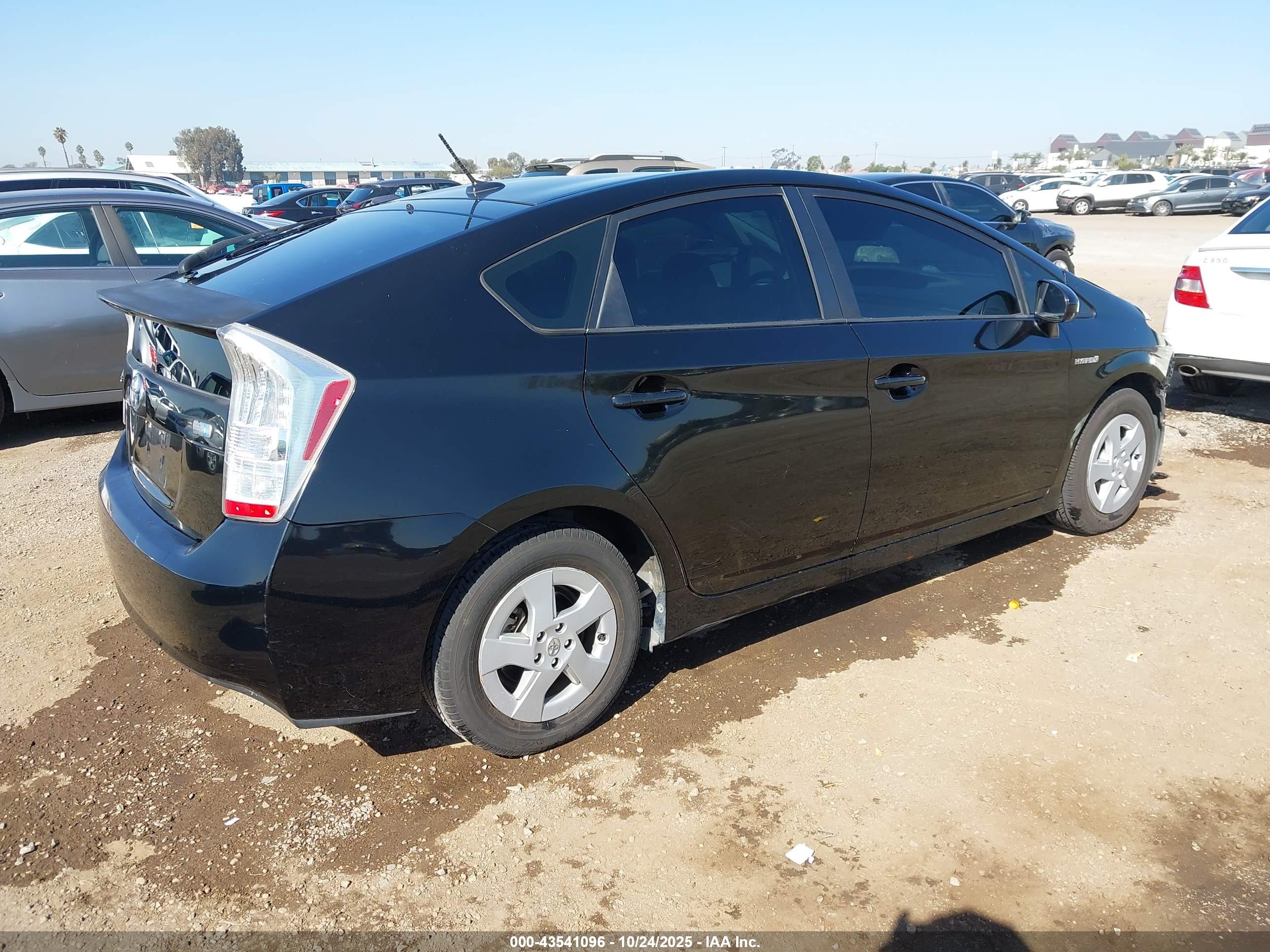 TOYOTA PRIUS image 4