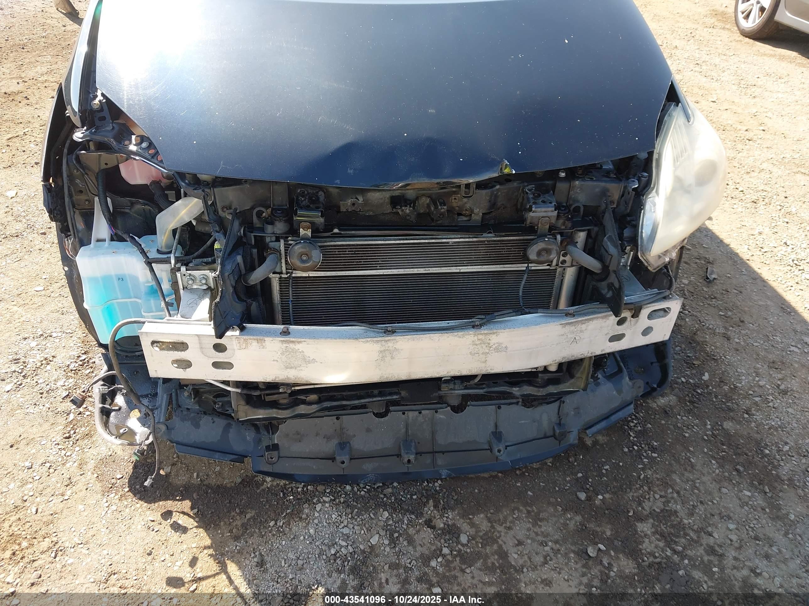 TOYOTA PRIUS image 6