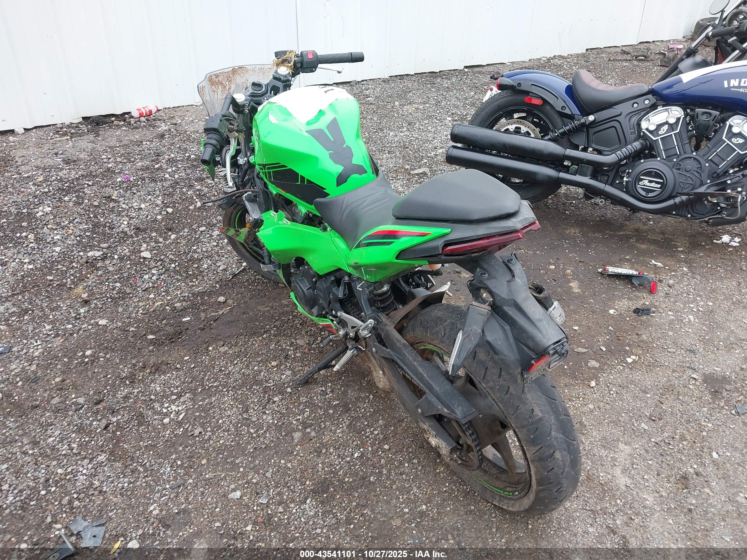 KAWASAKI EX500 image 3