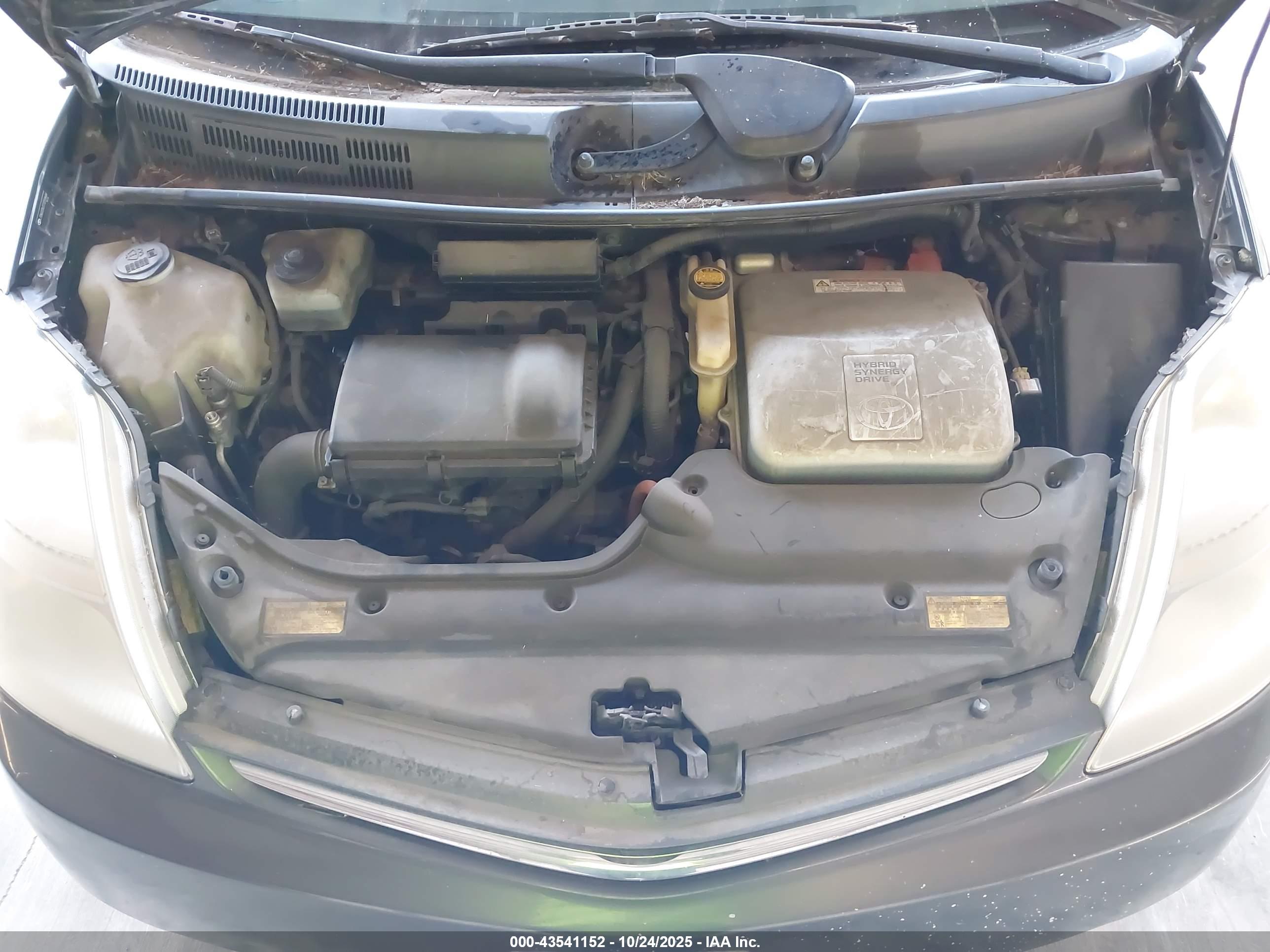 TOYOTA PRIUS image 10