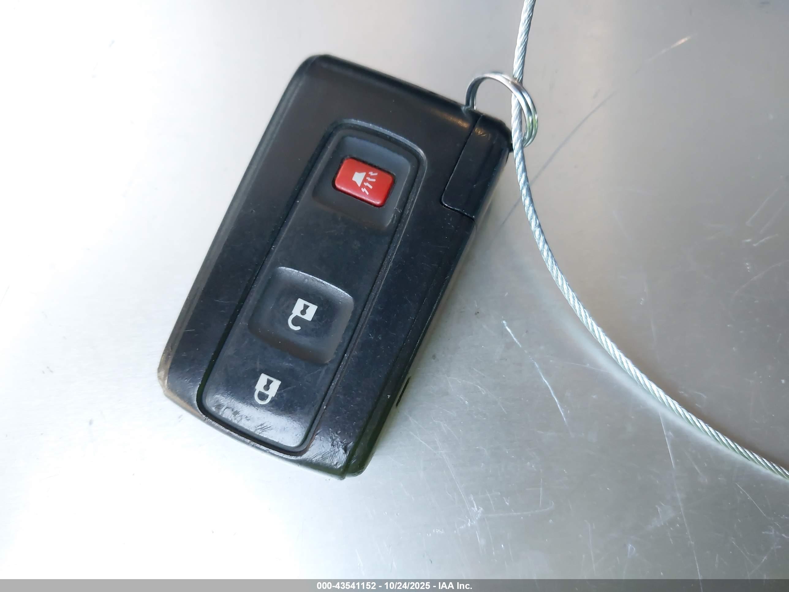 TOYOTA PRIUS image 11