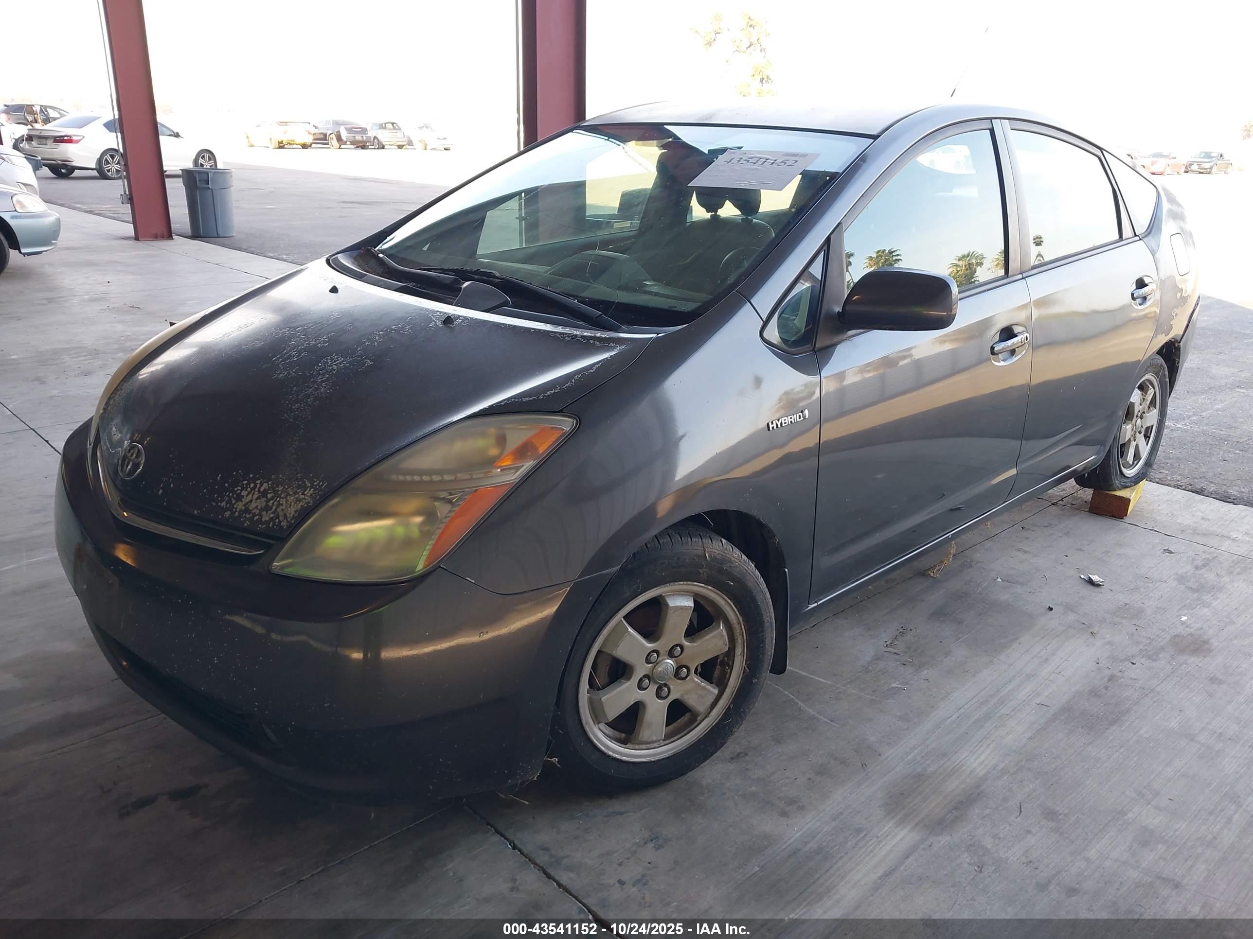 TOYOTA PRIUS image 2