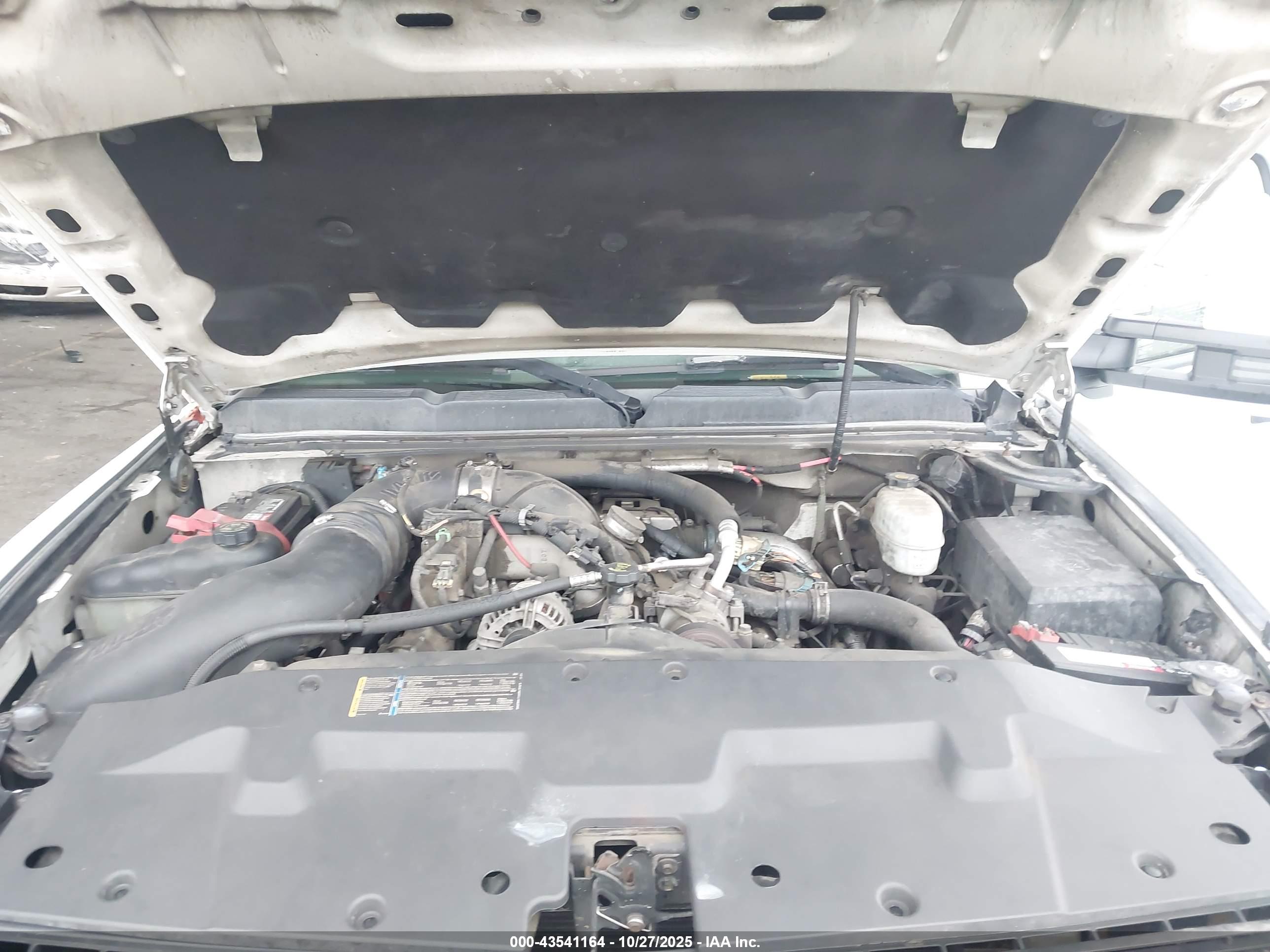 CHEVROLET SILVERADO image 10