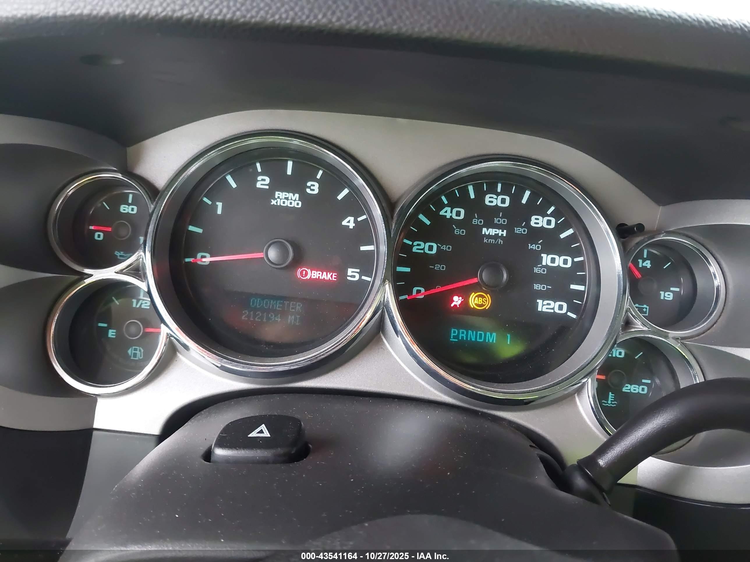 CHEVROLET SILVERADO image 7