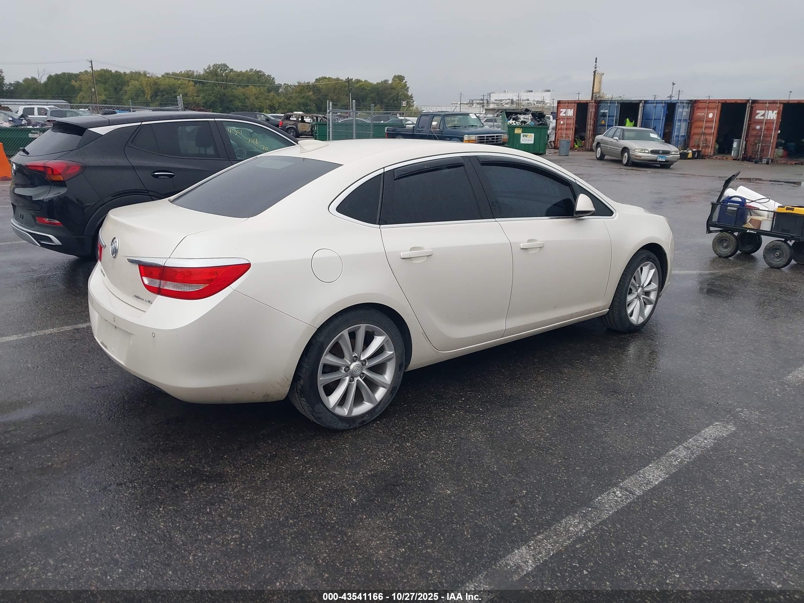 BUICK VERANO image 4