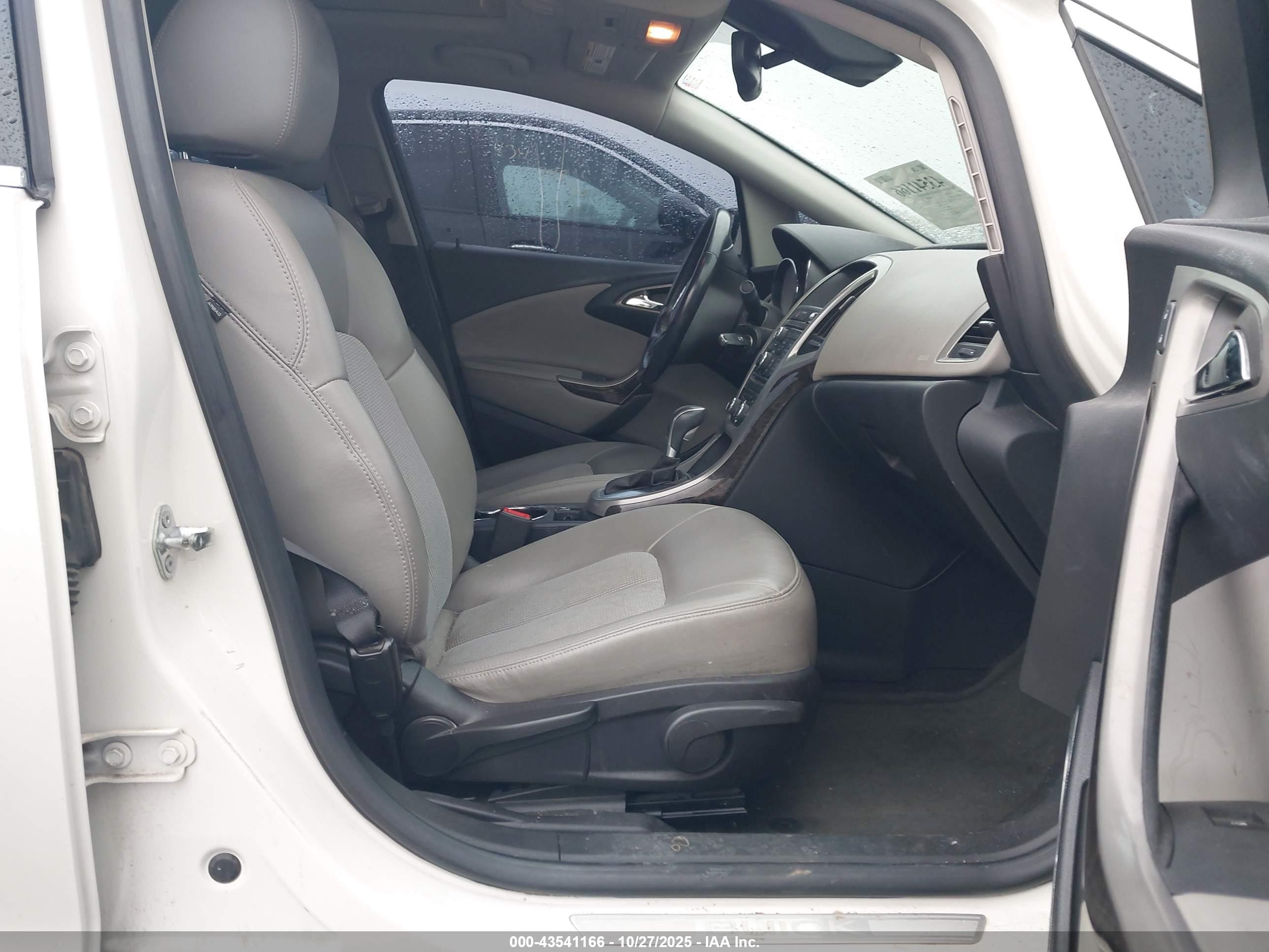 BUICK VERANO image 5
