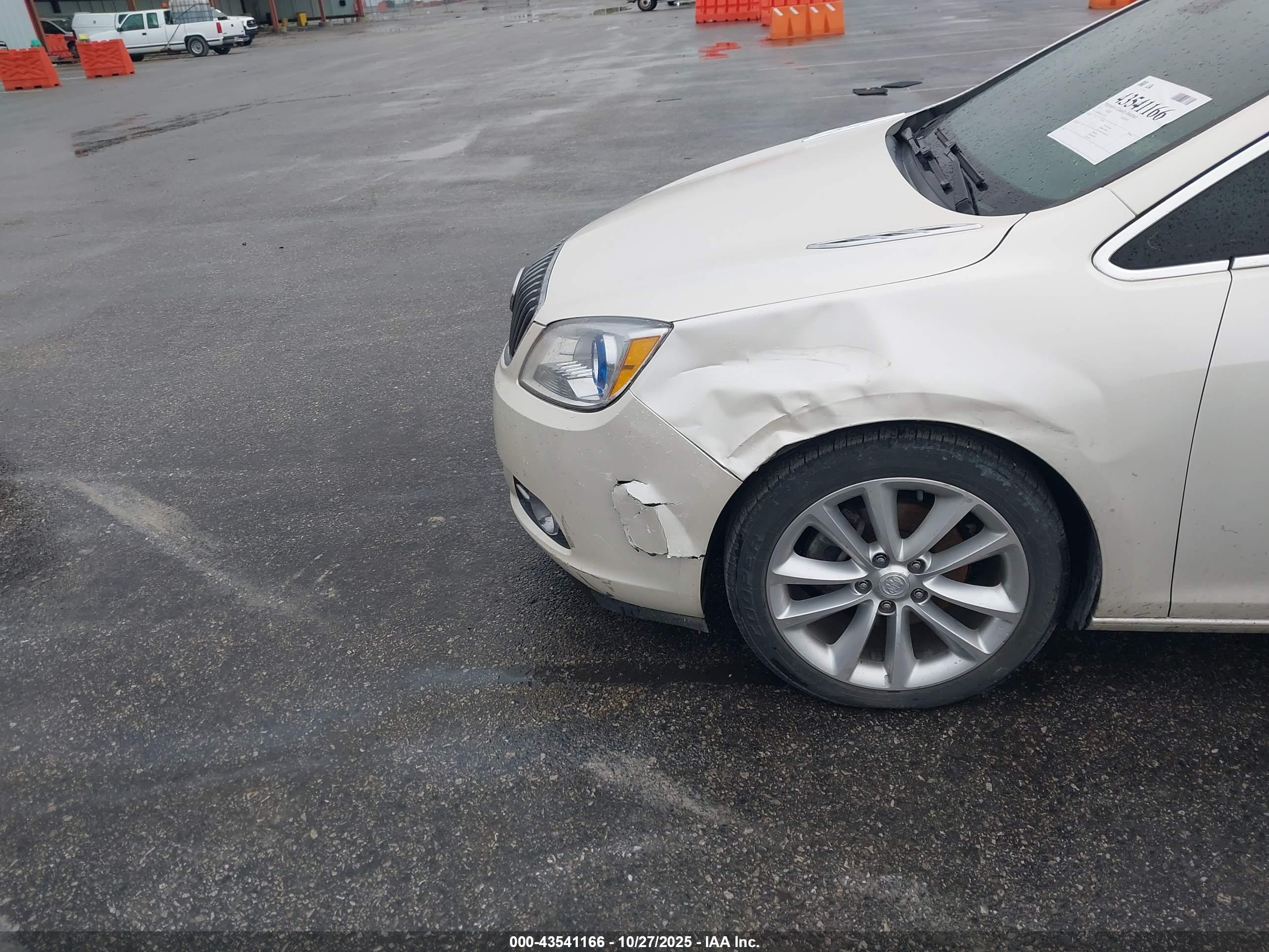 BUICK VERANO image 6