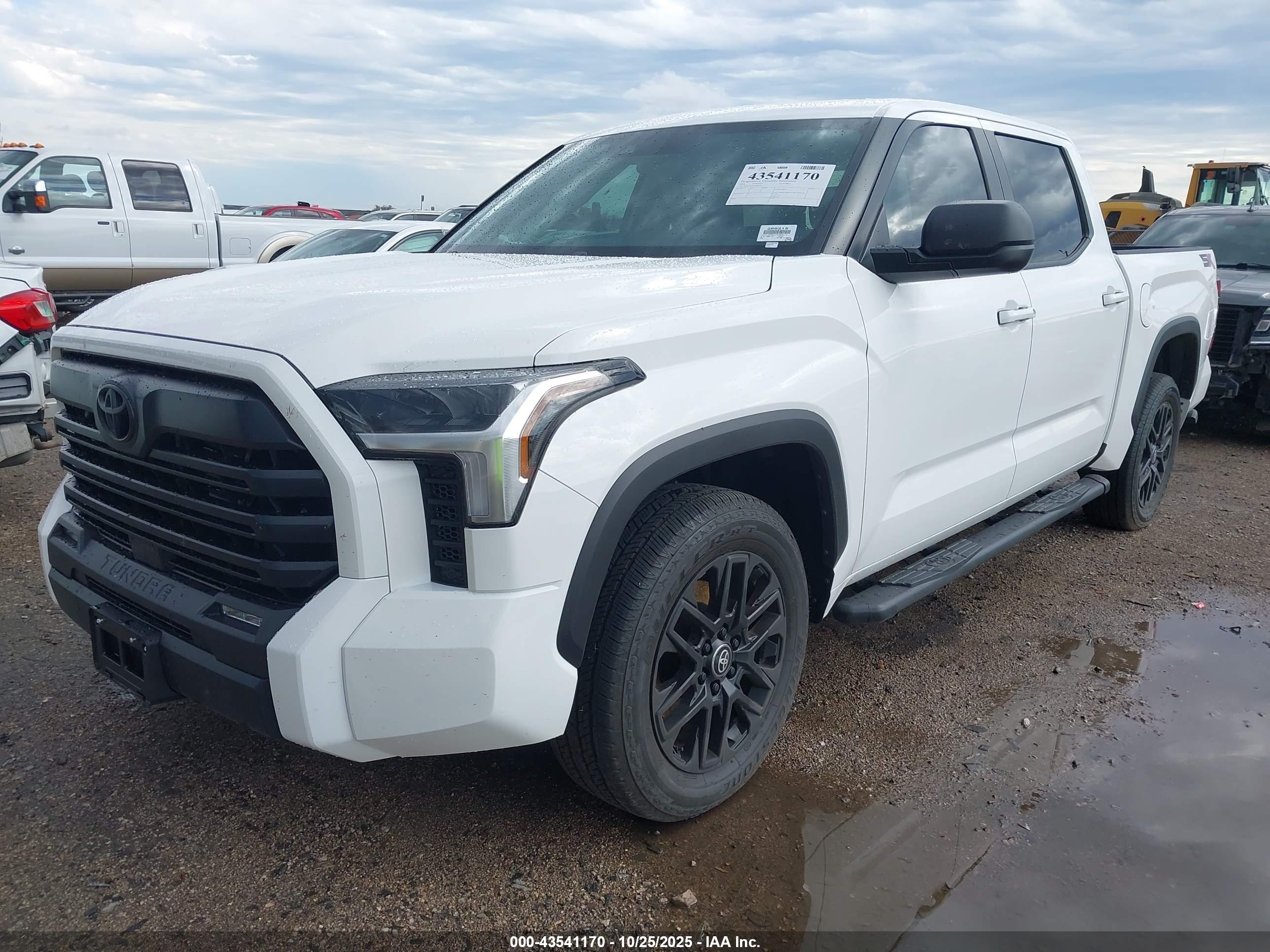 TOYOTA TUNDRA image 2