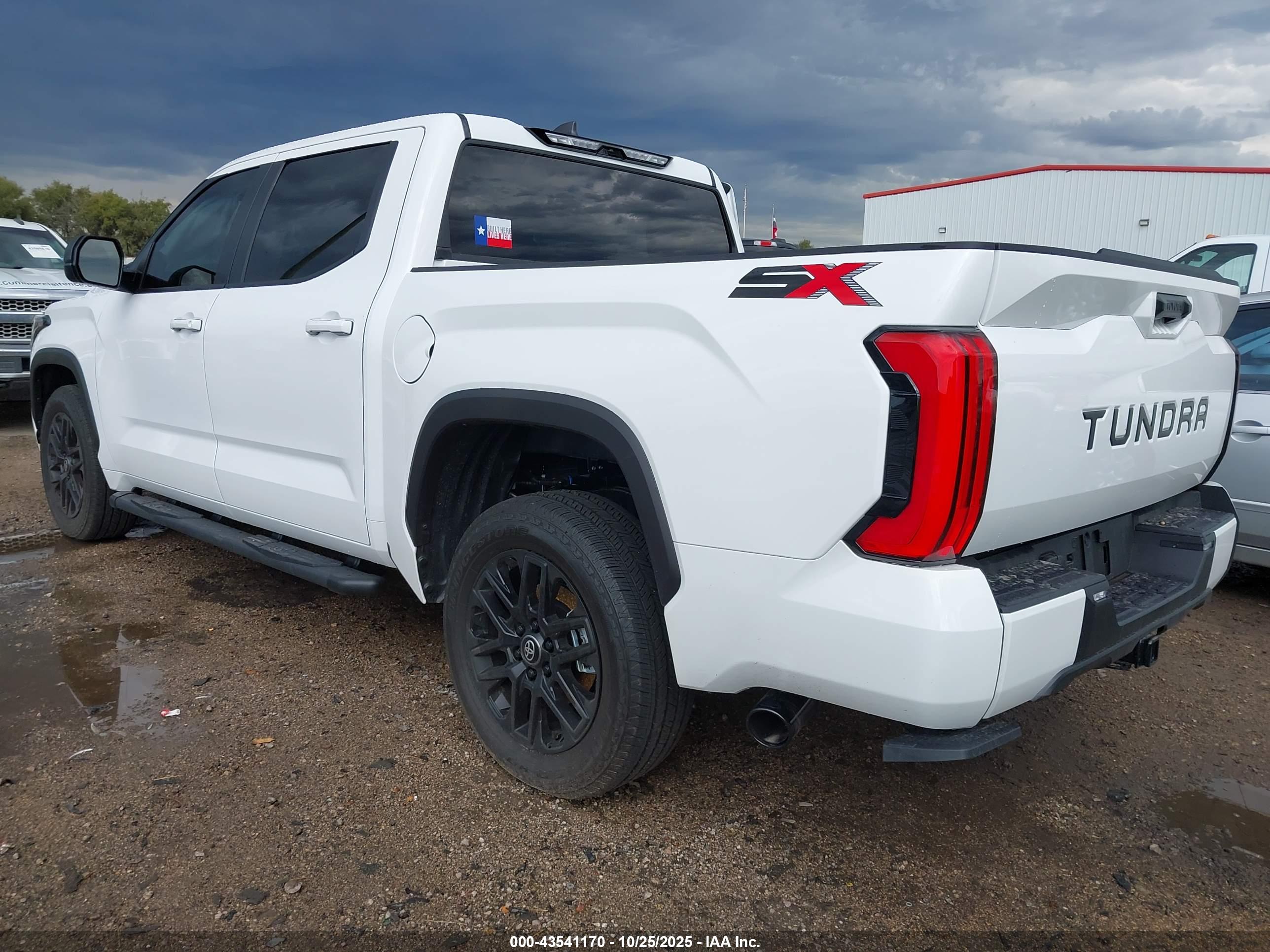 TOYOTA TUNDRA image 3