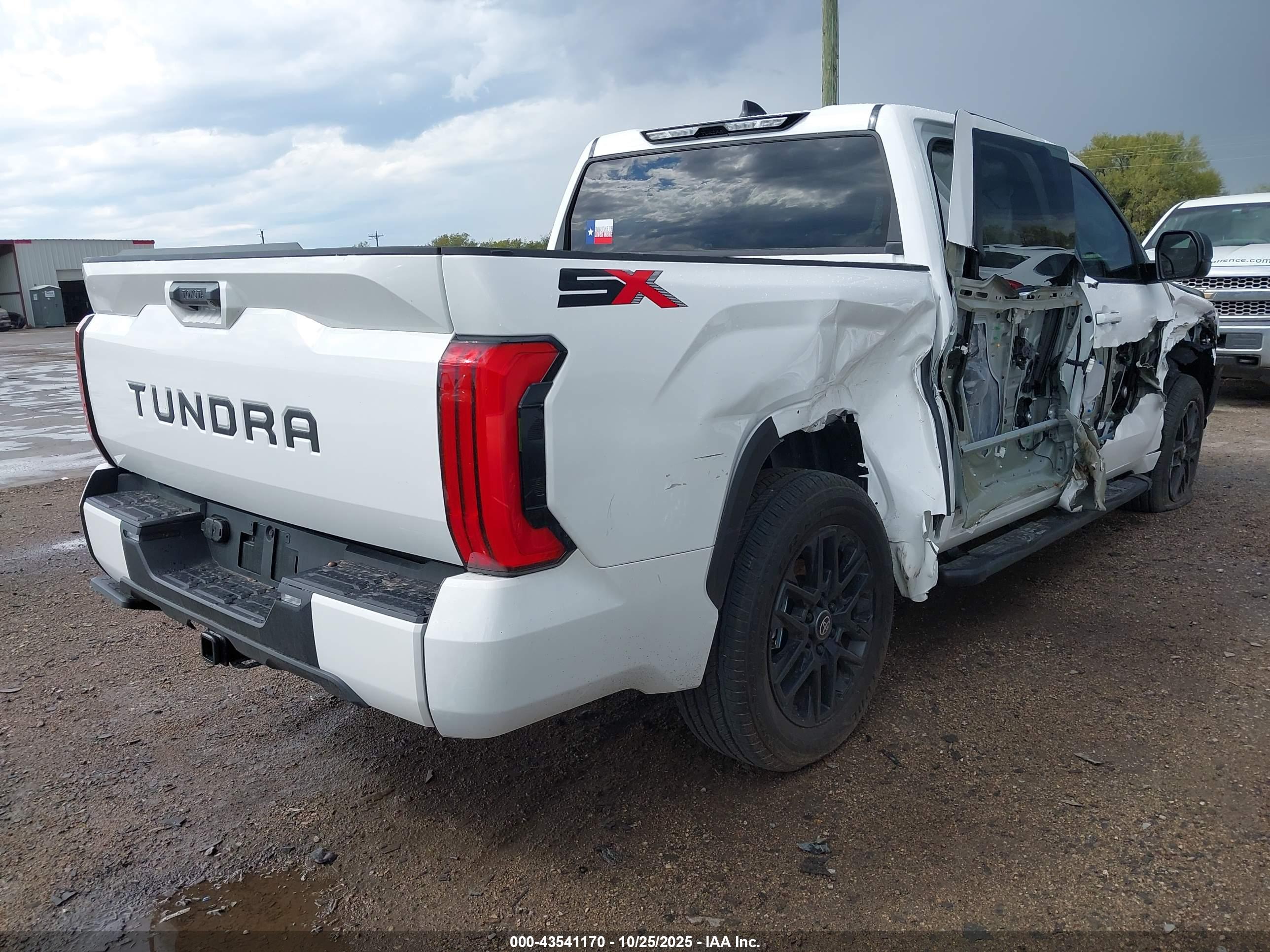 TOYOTA TUNDRA image 4