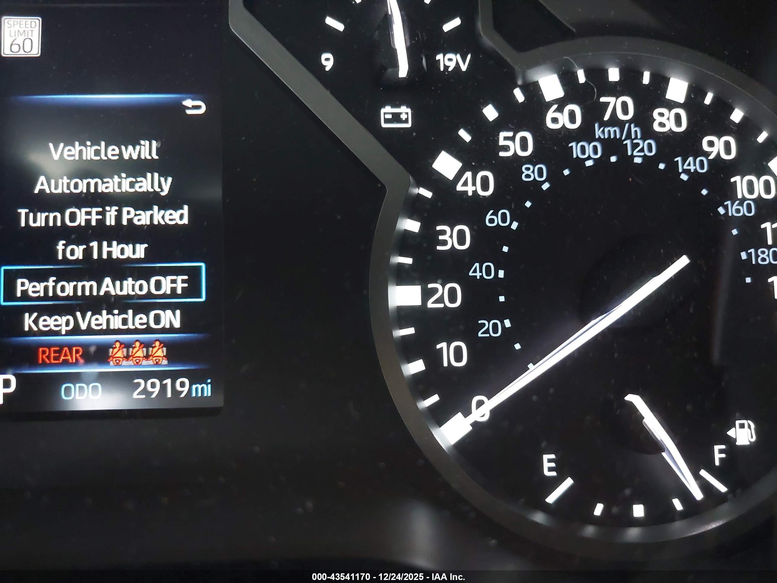 TOYOTA TUNDRA image 7