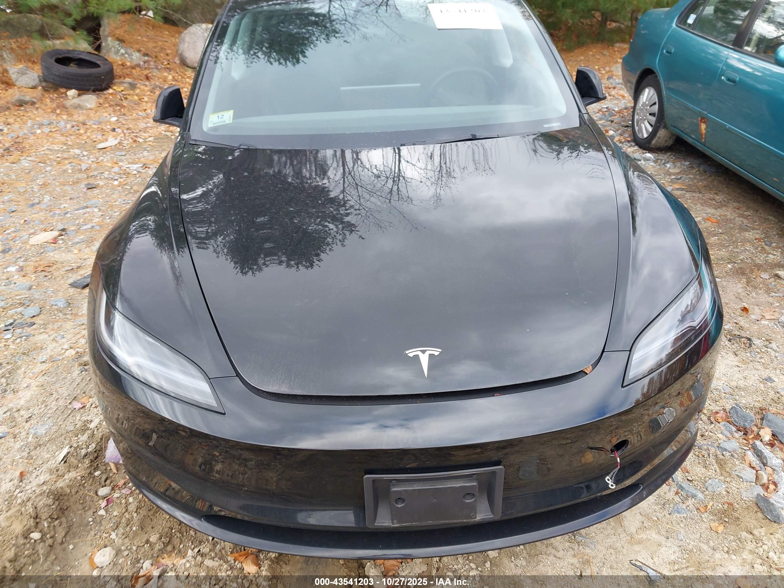 TESLA MODEL image 10