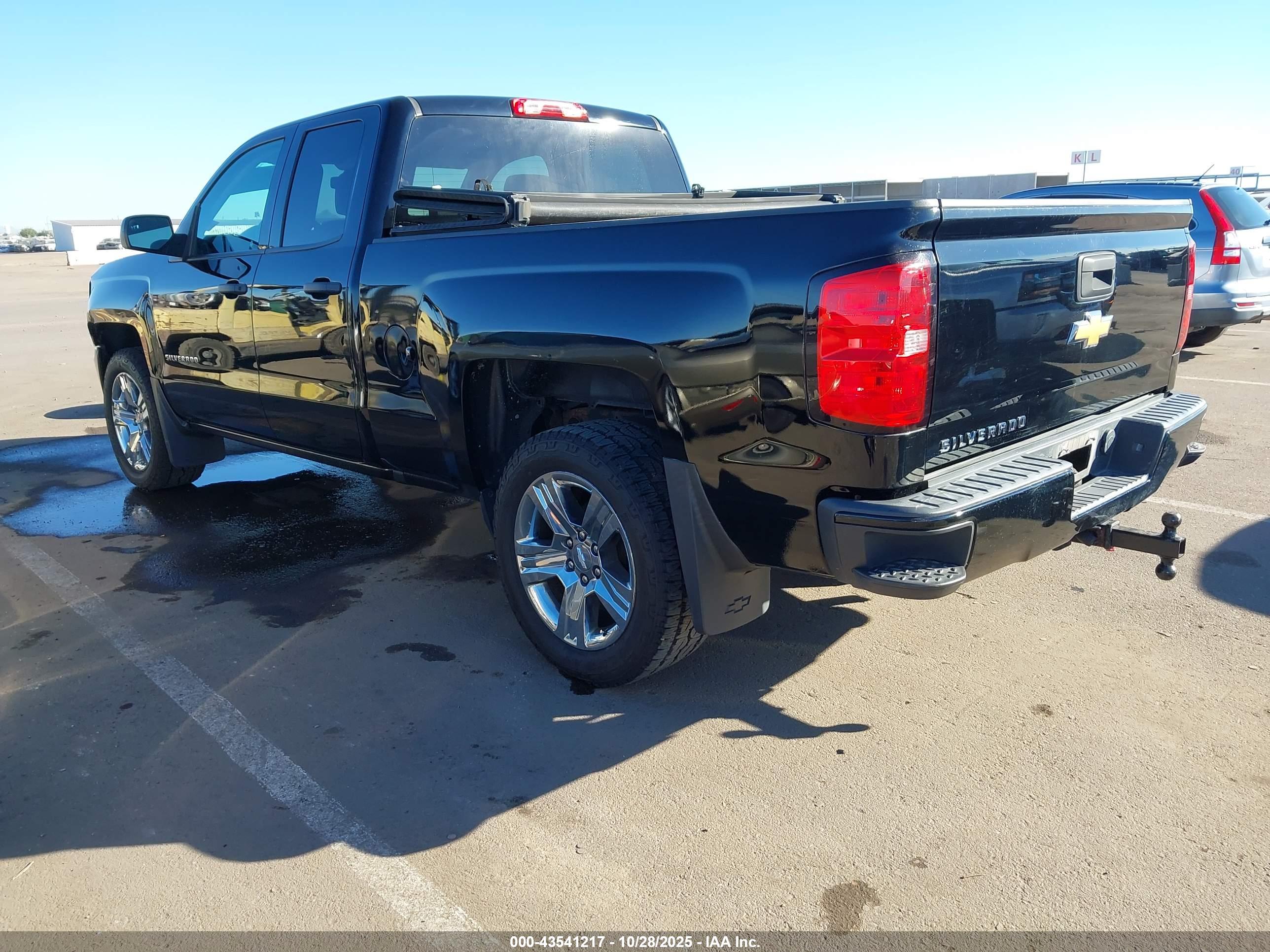 CHEVROLET SILVERADO image 3