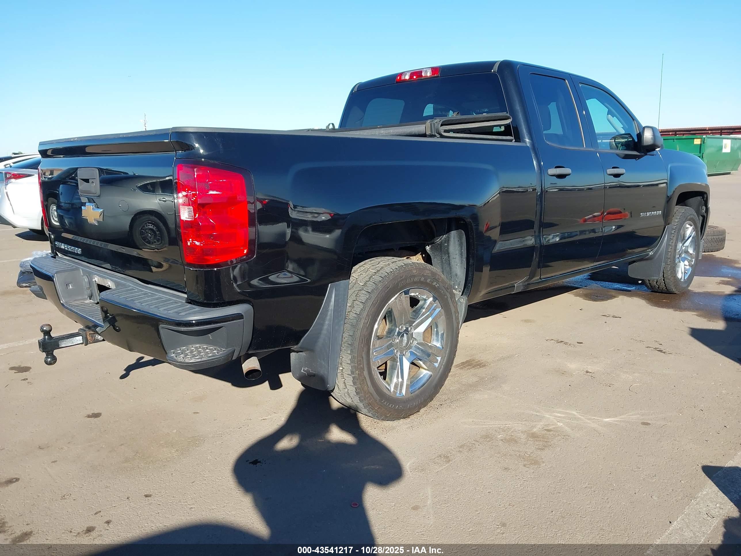 CHEVROLET SILVERADO image 4