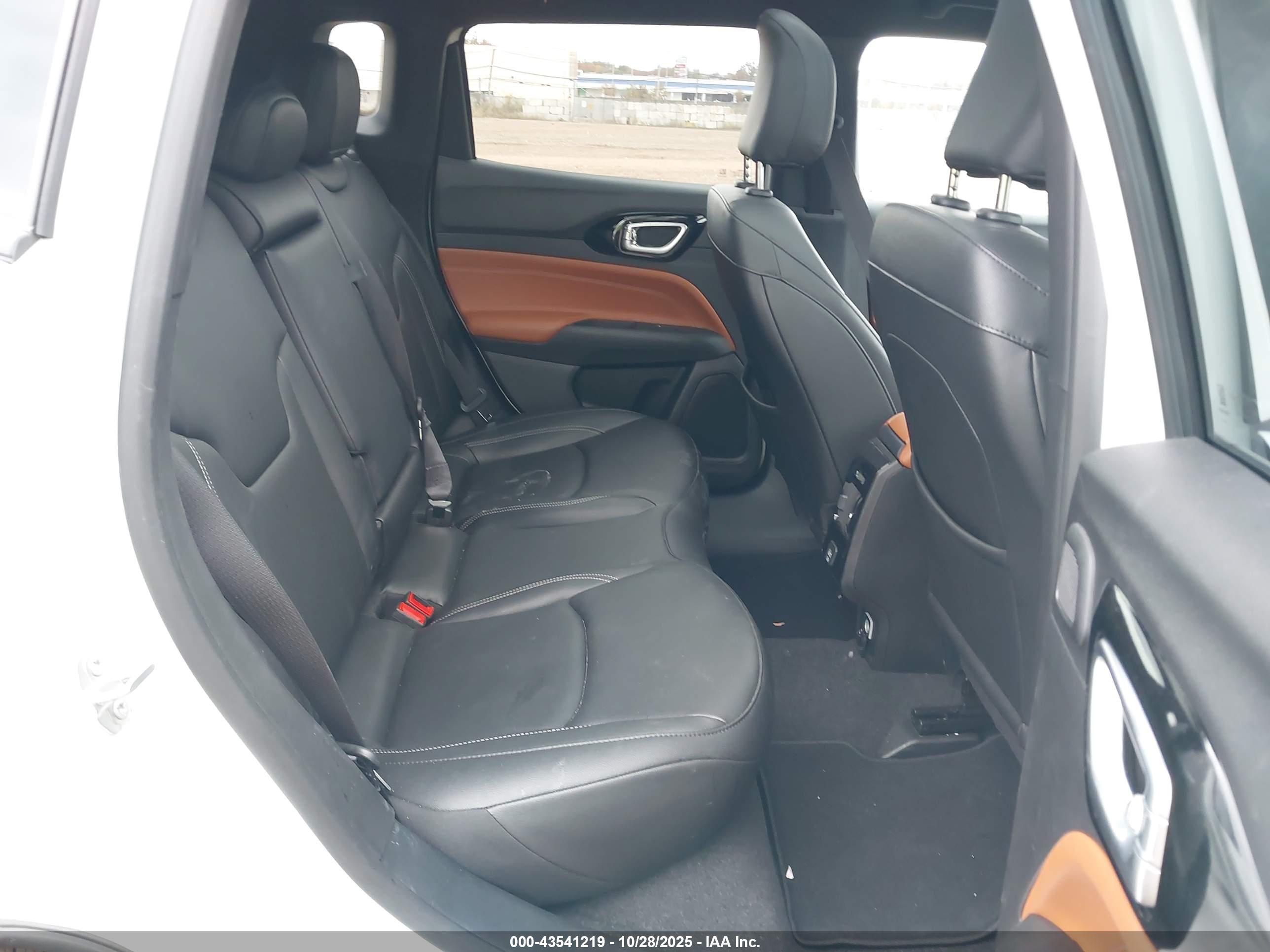 JEEP COMPASS image 8