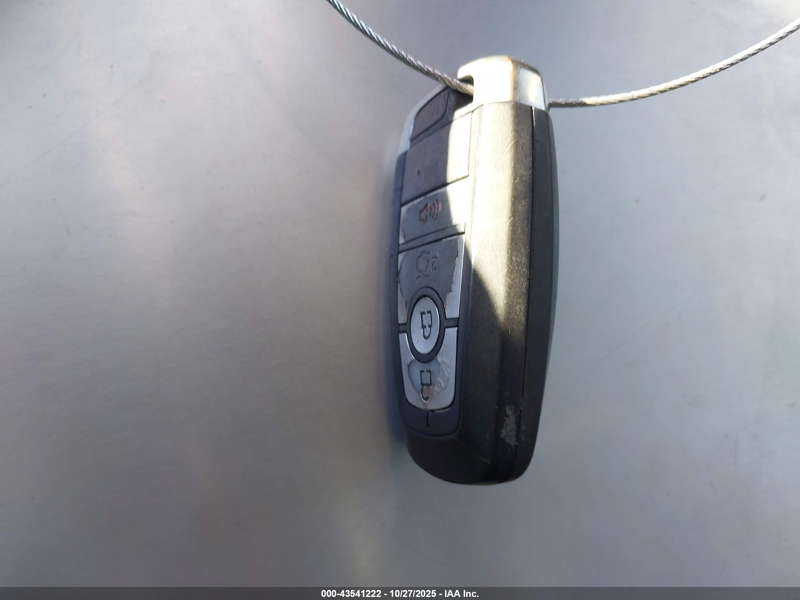 FORD FUSION image 11