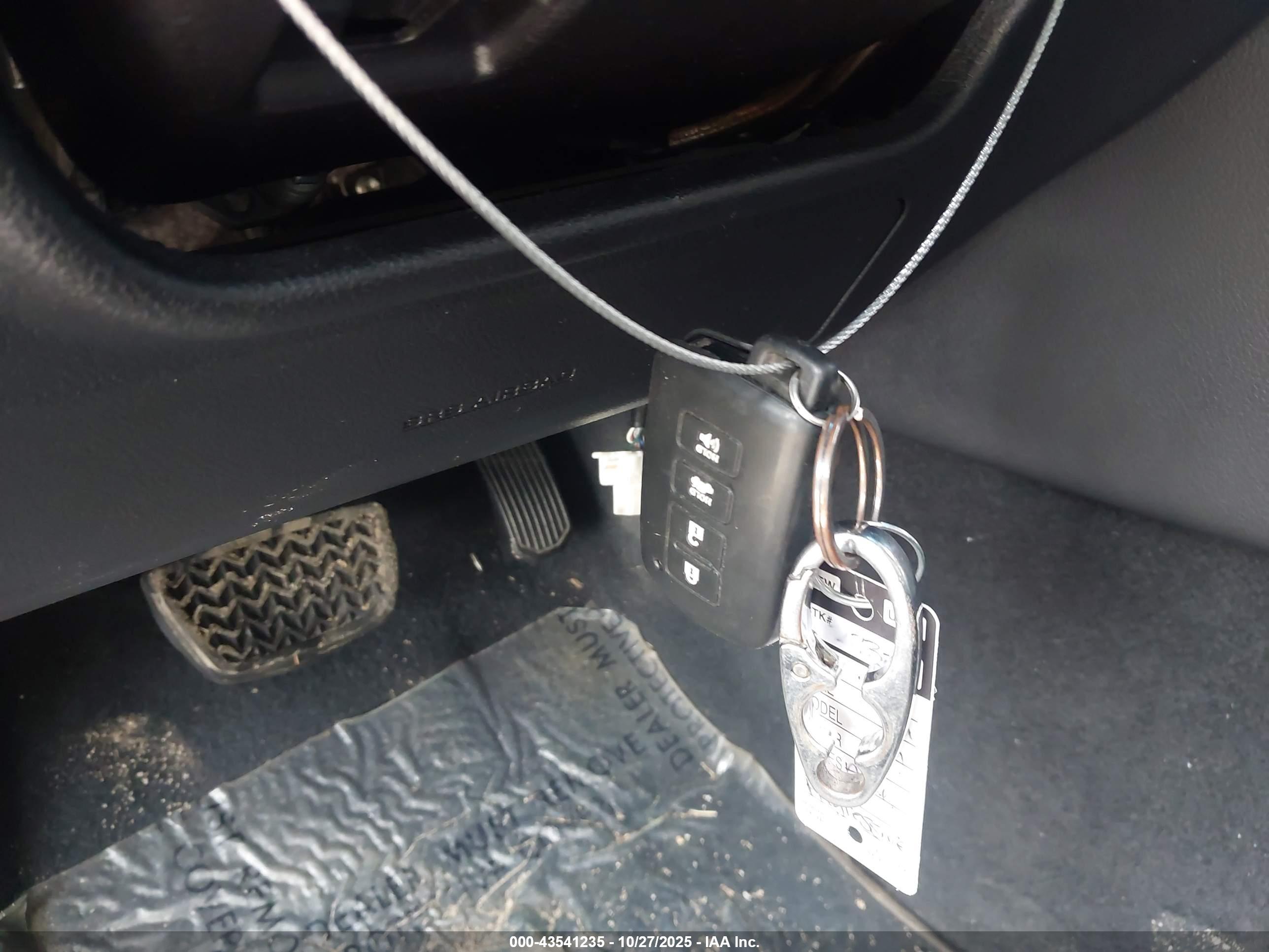 TOYOTA CAMRY image 11