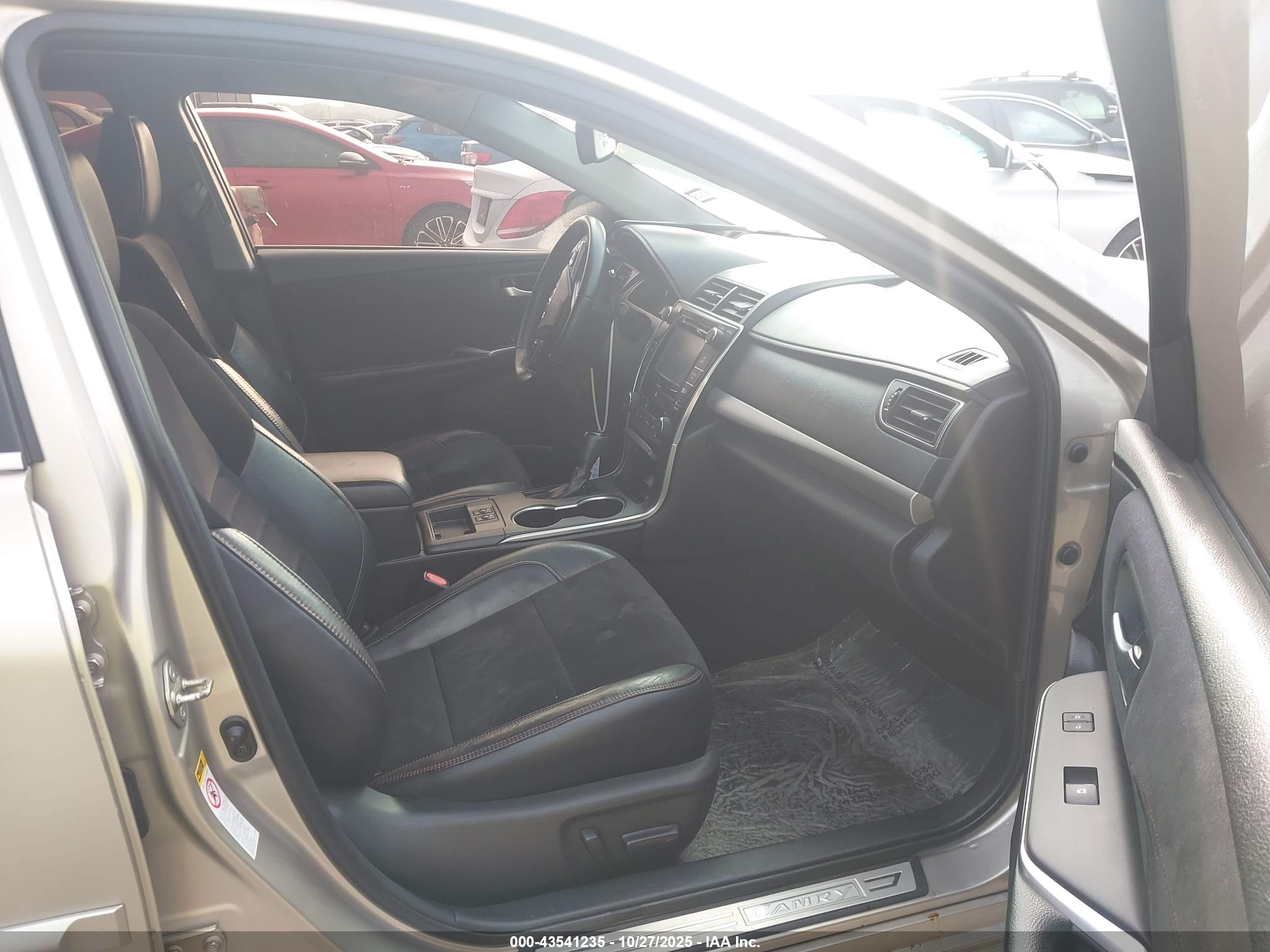 TOYOTA CAMRY image 5