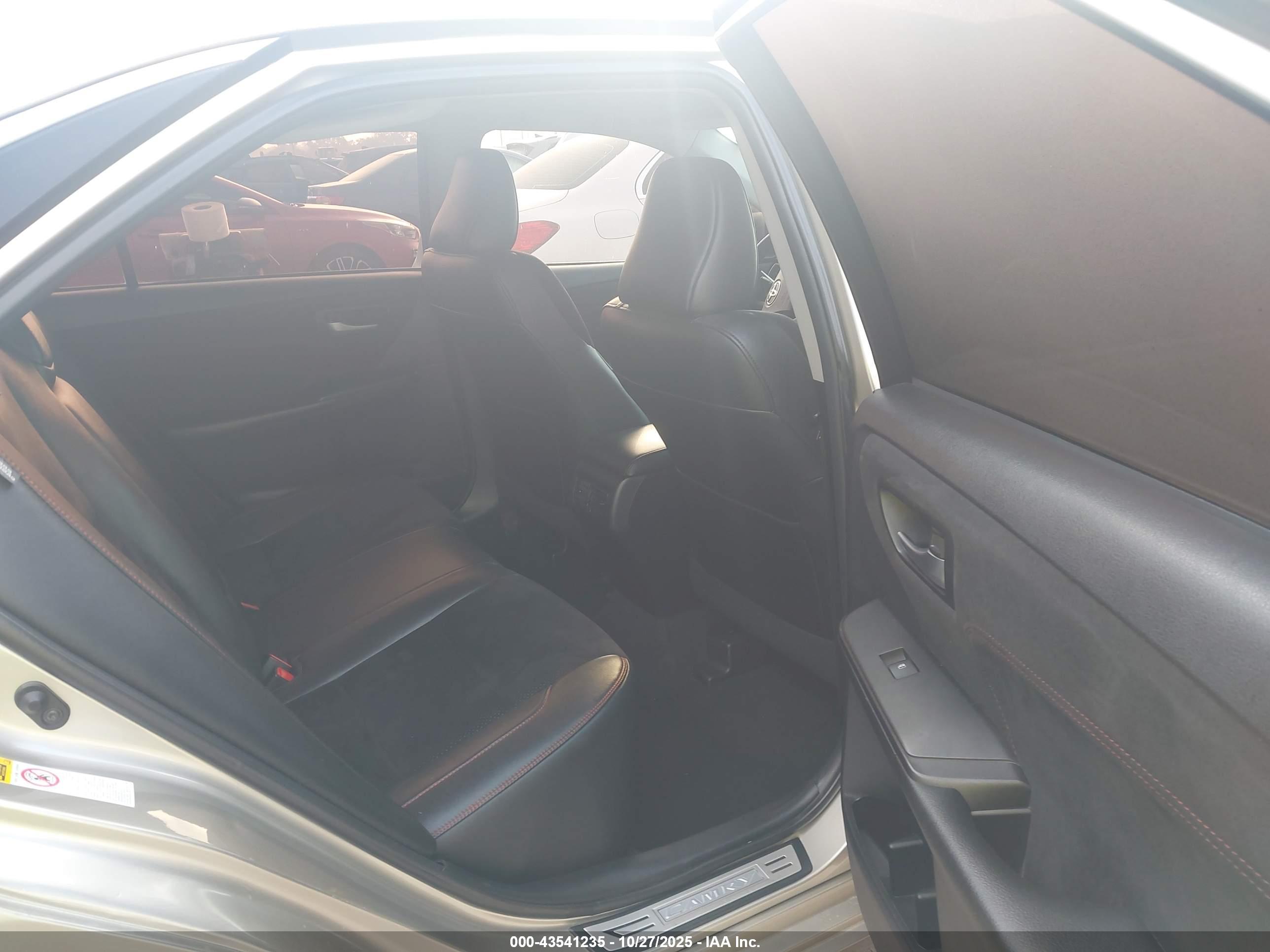 TOYOTA CAMRY image 8