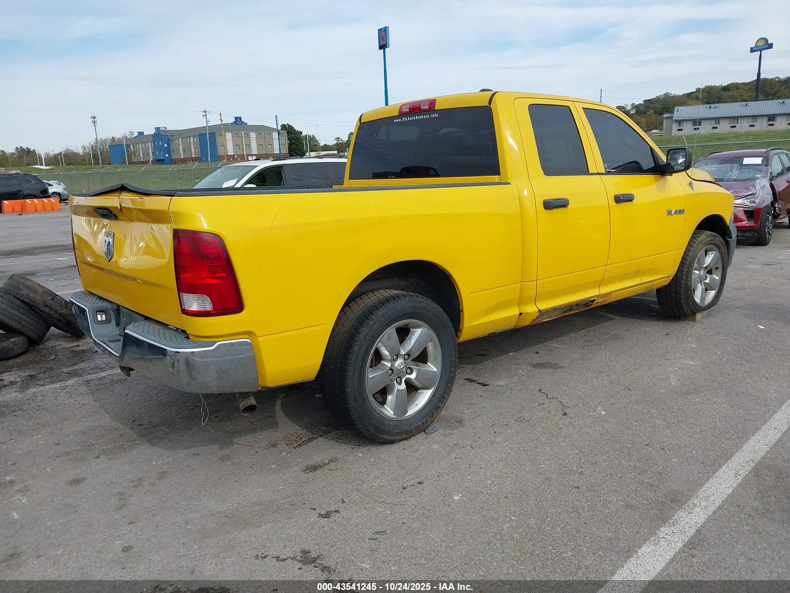 DODGE RAM image 4