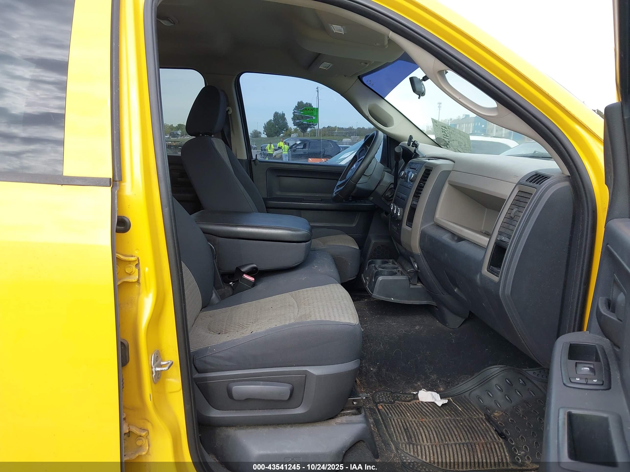 DODGE RAM image 5