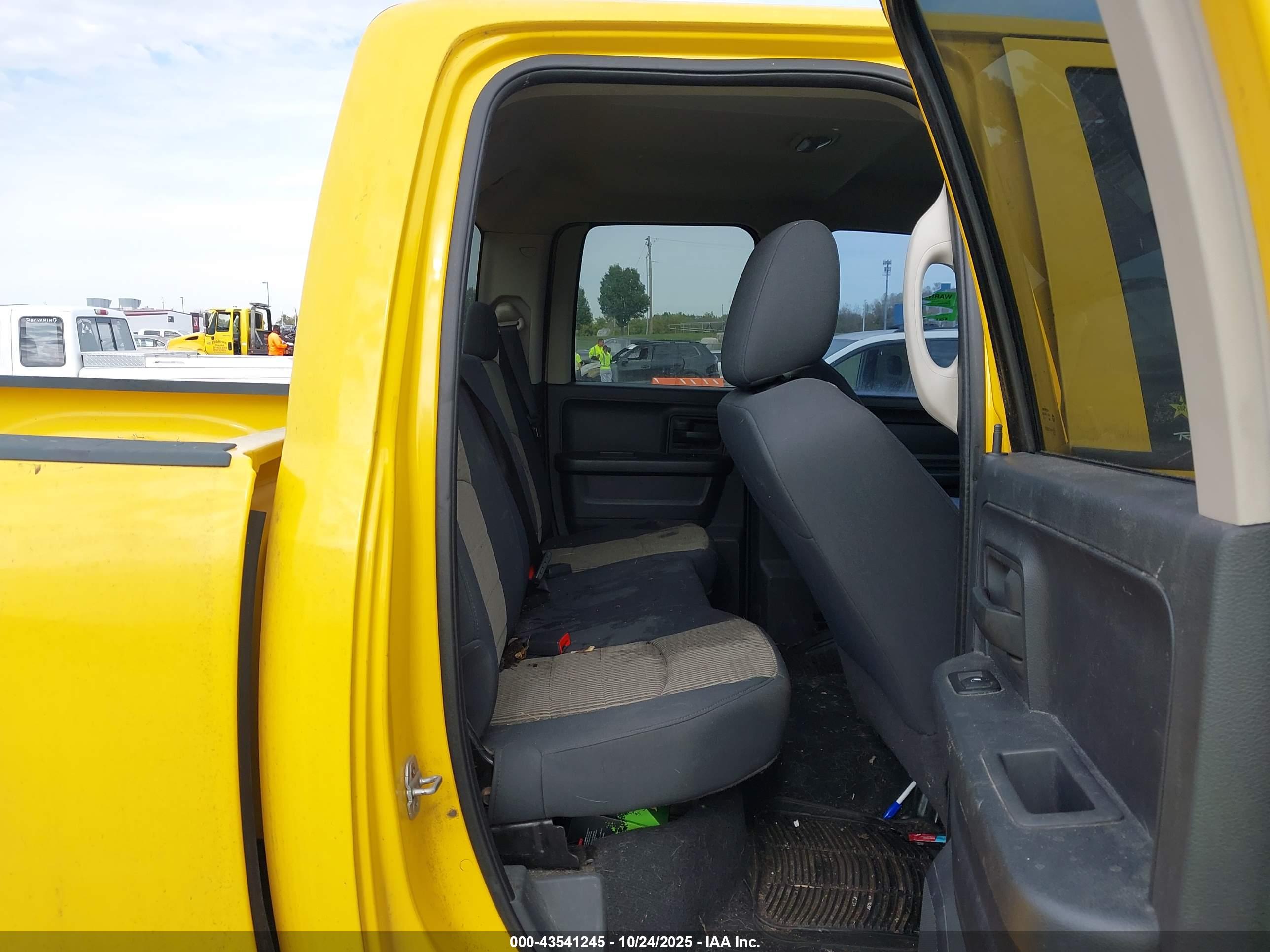 DODGE RAM image 8