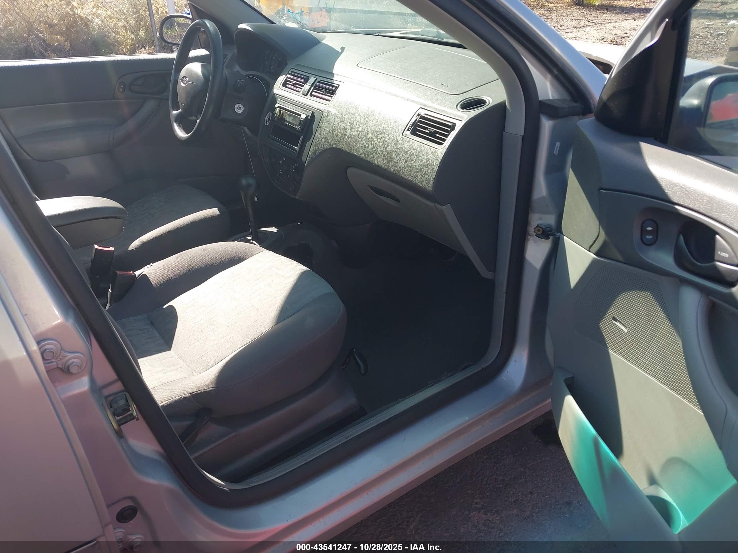 FORD FOCUS image 5