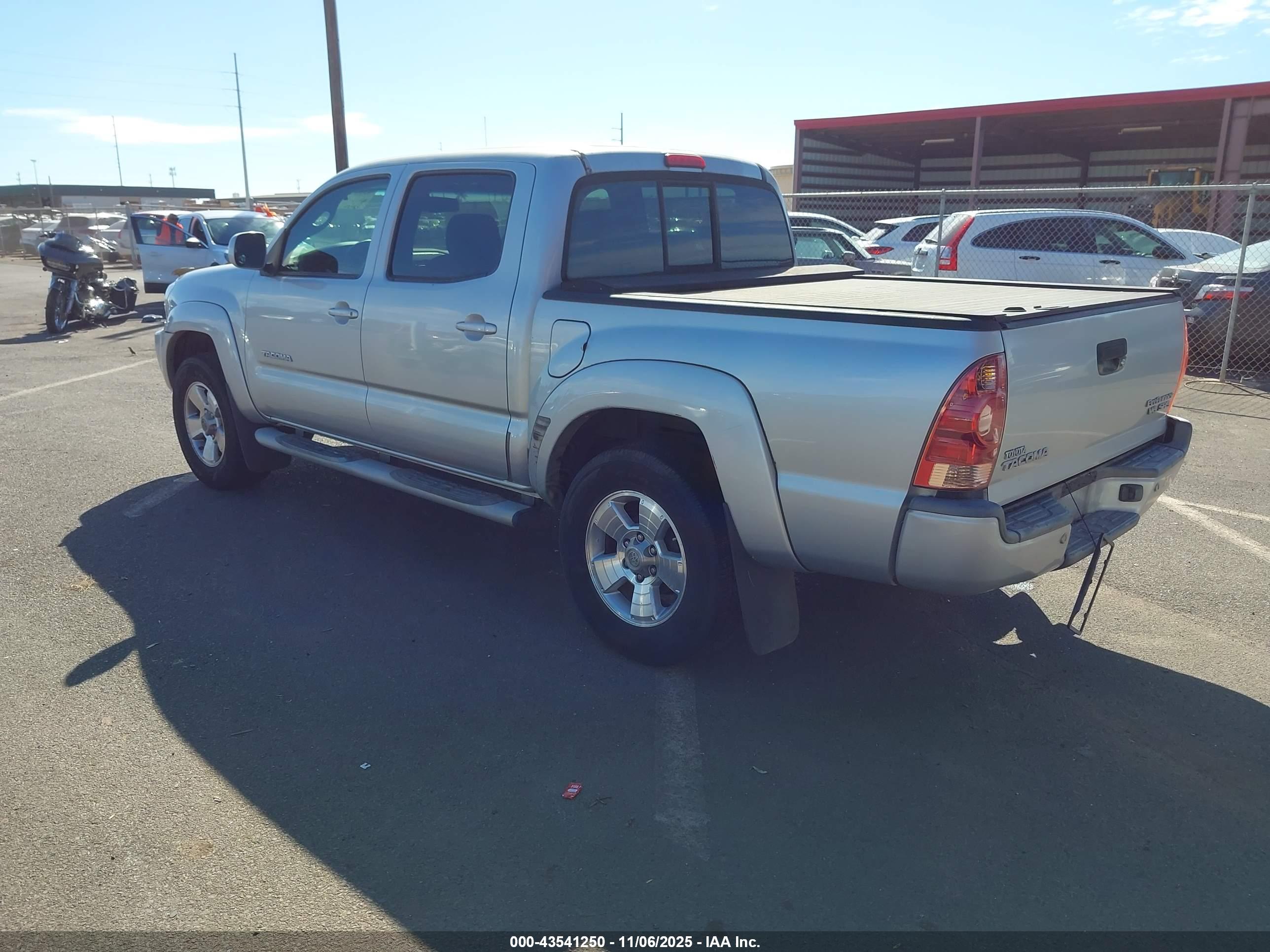 TOYOTA TACOMA image 3