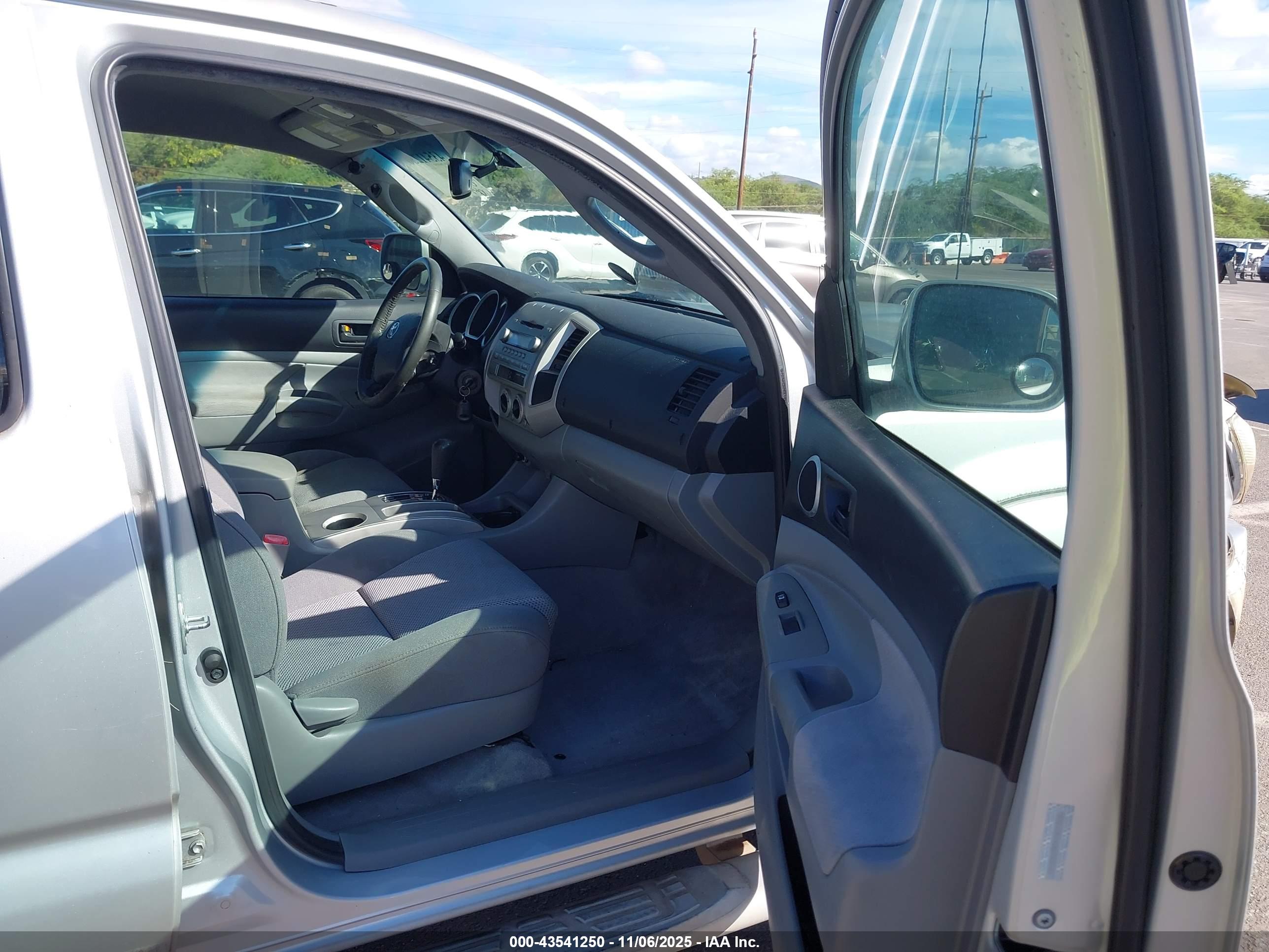 TOYOTA TACOMA image 5